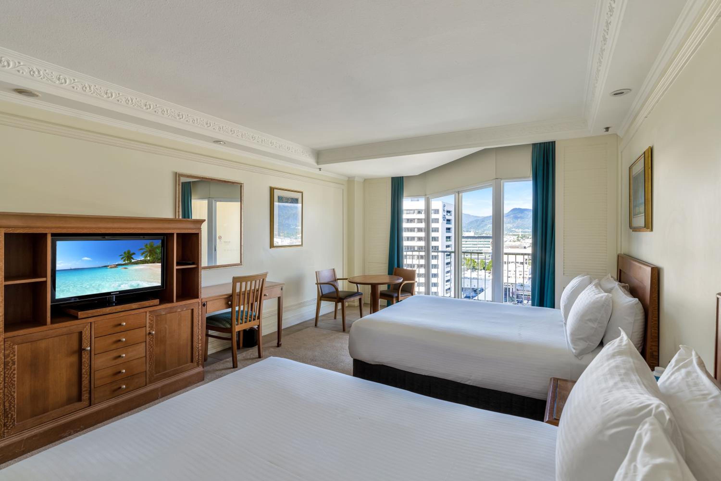 Classic Twin Room with Harbor View - Photo 12
