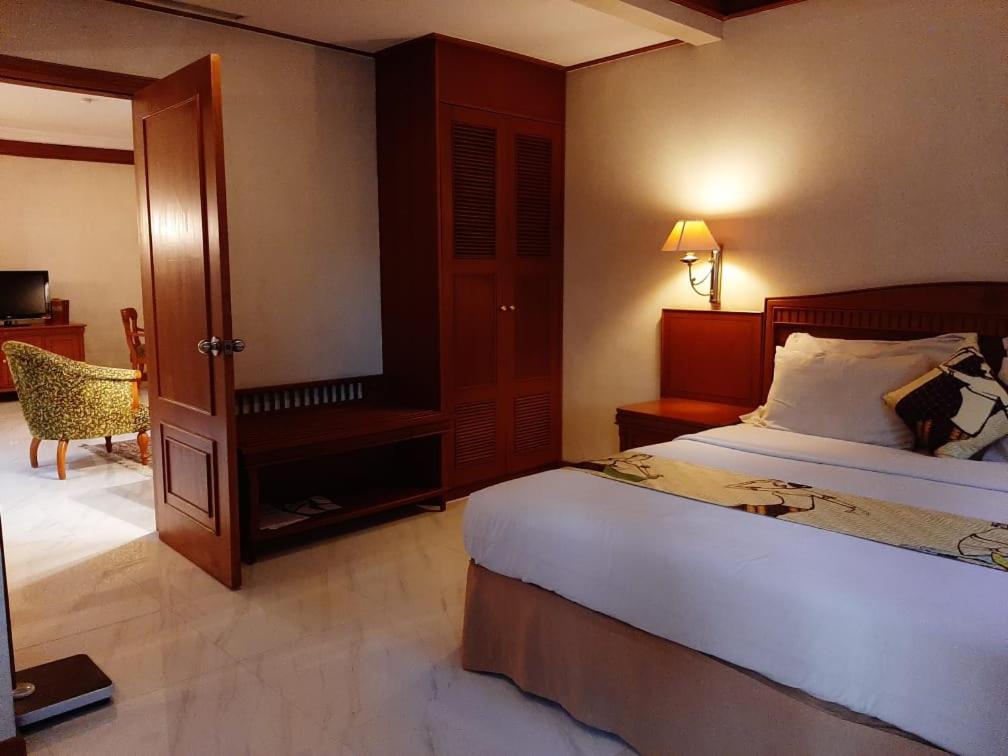 Executive Suite