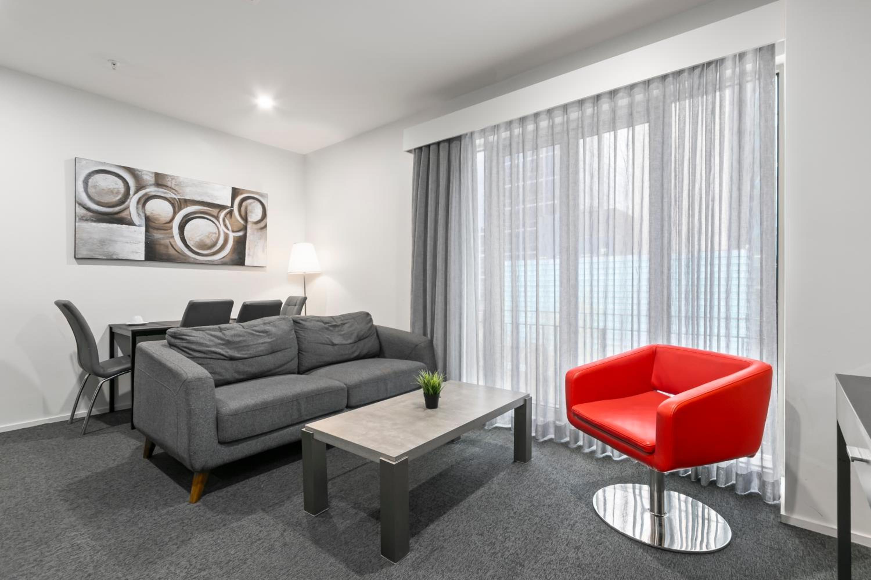 Two Bedroom Deluxe Apartment - Photo 14