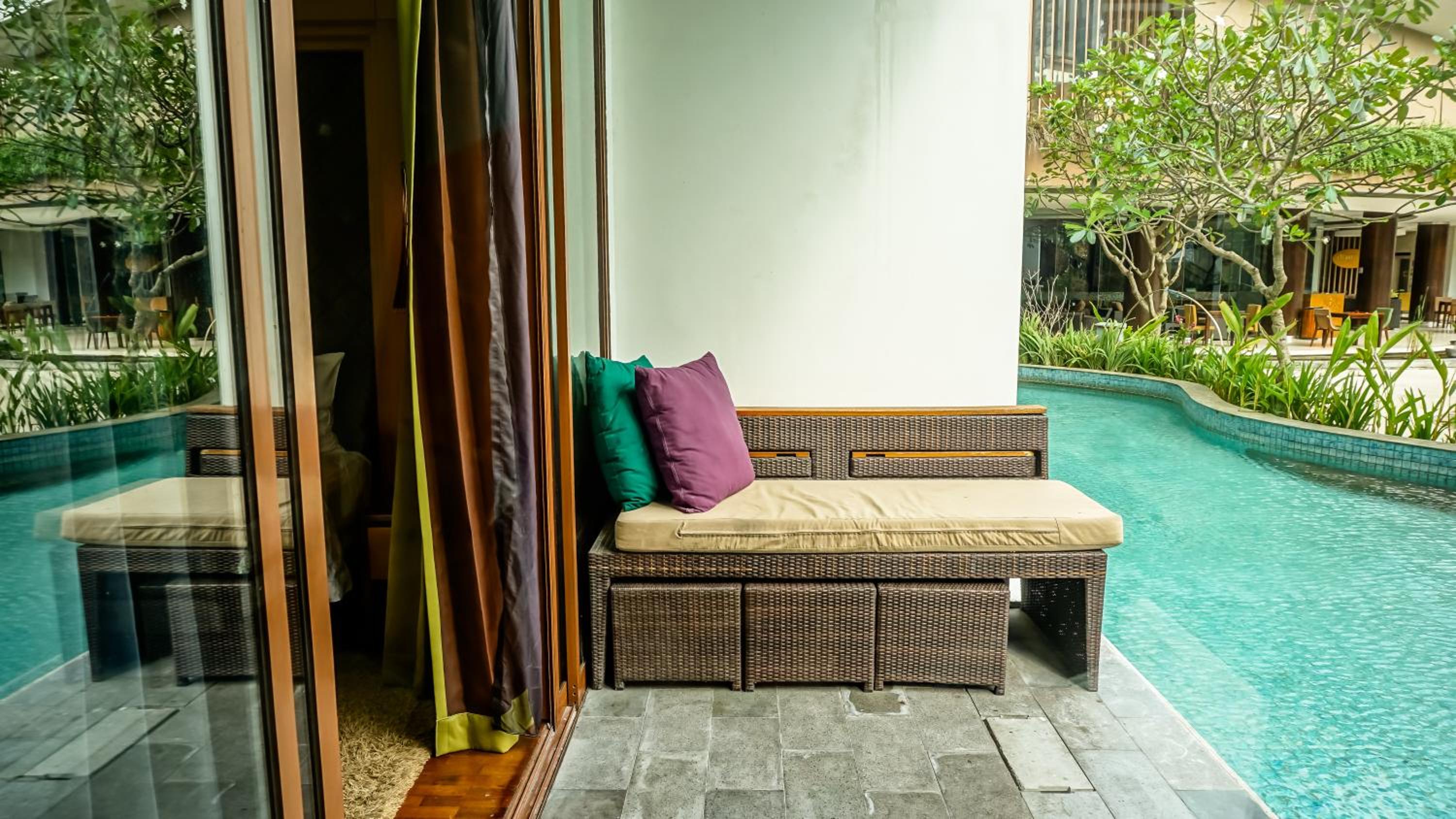 Deluxe Room 2 Single Beds Pool Access photo 3