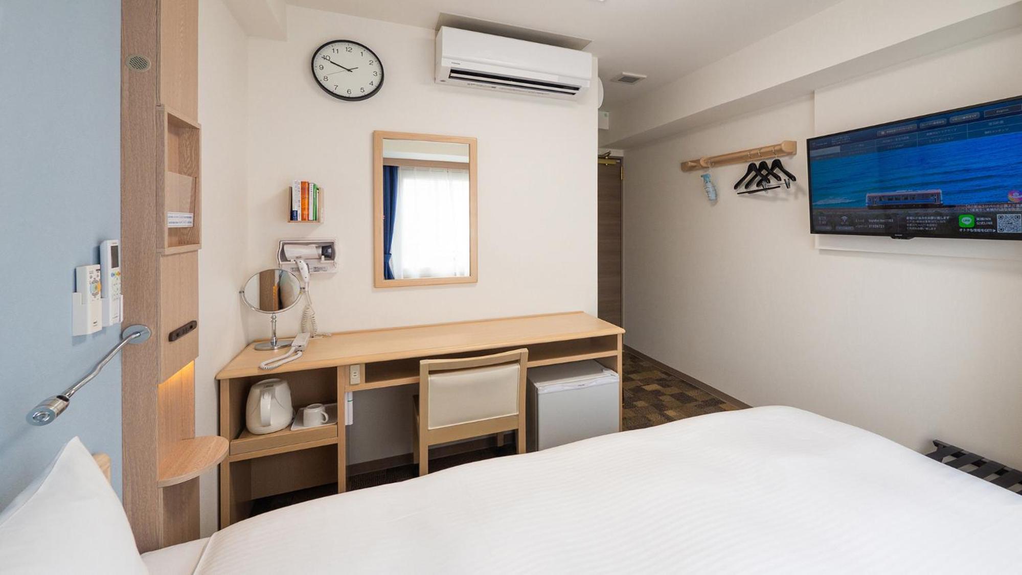 Double Room with Small Double Bed - Non-Smoking photo 3