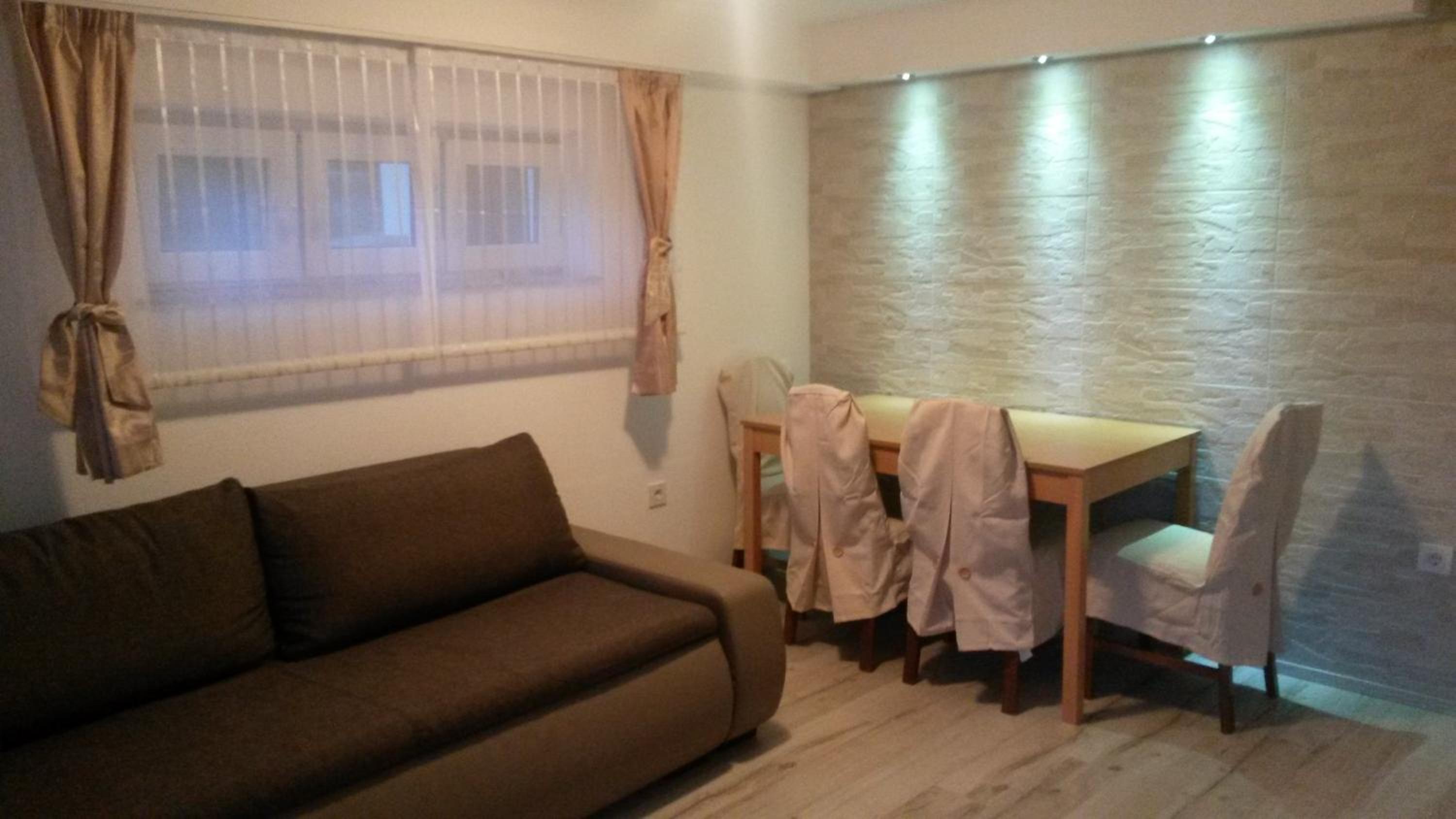 One-Bedroom Apartment - Photo 5