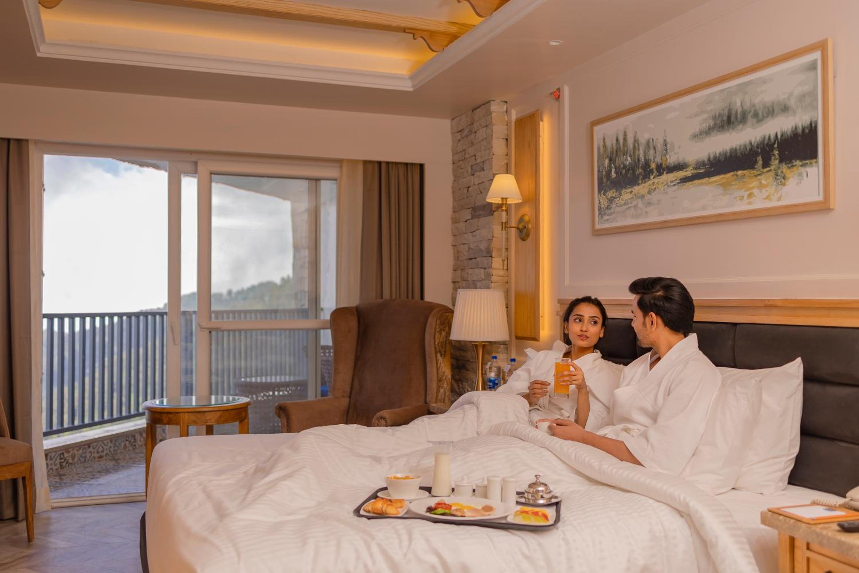 Panorama Valley View  With Balcony - Photo 3