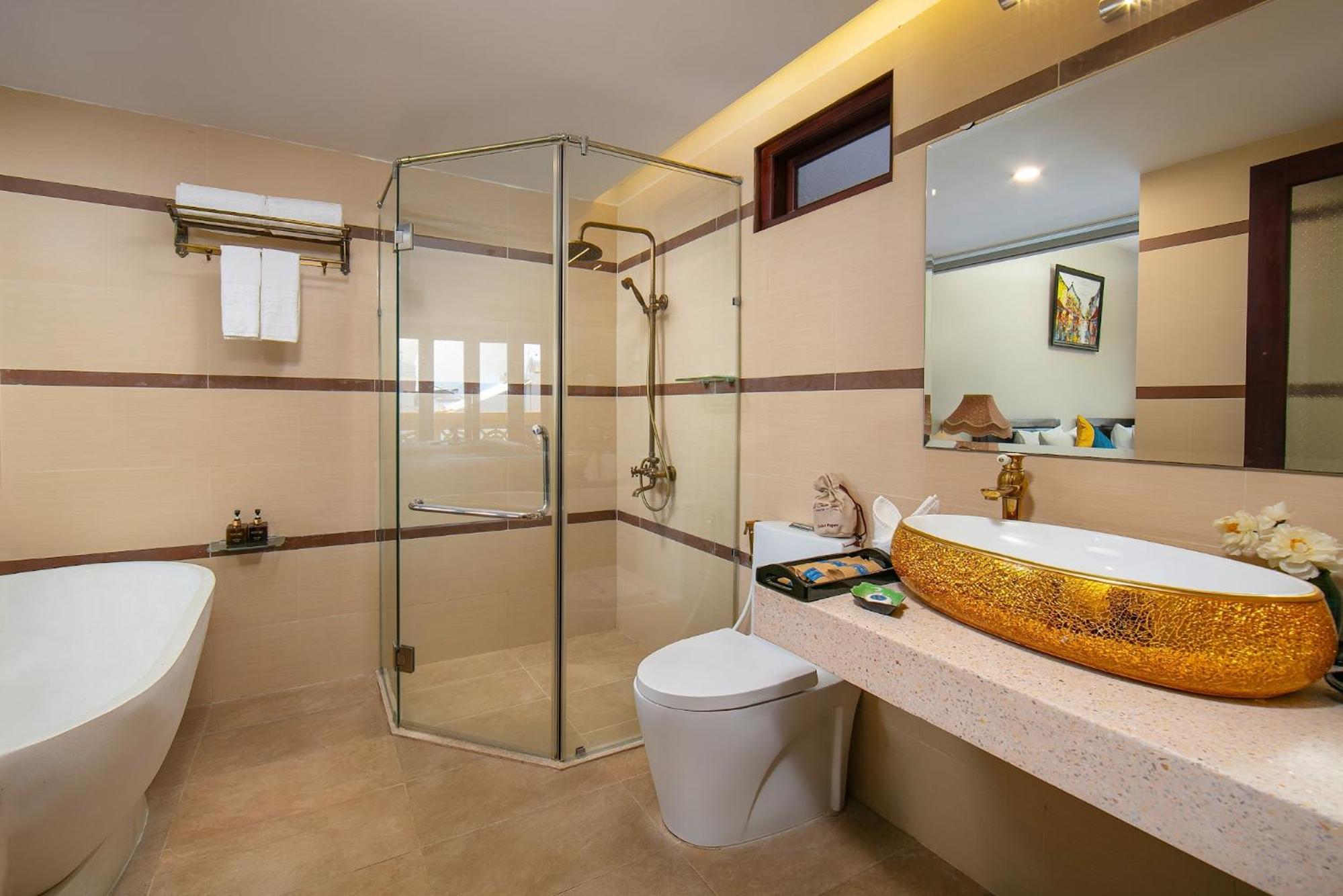 Deluxe Double/Twin Old Town View & Balcony - Photo 5