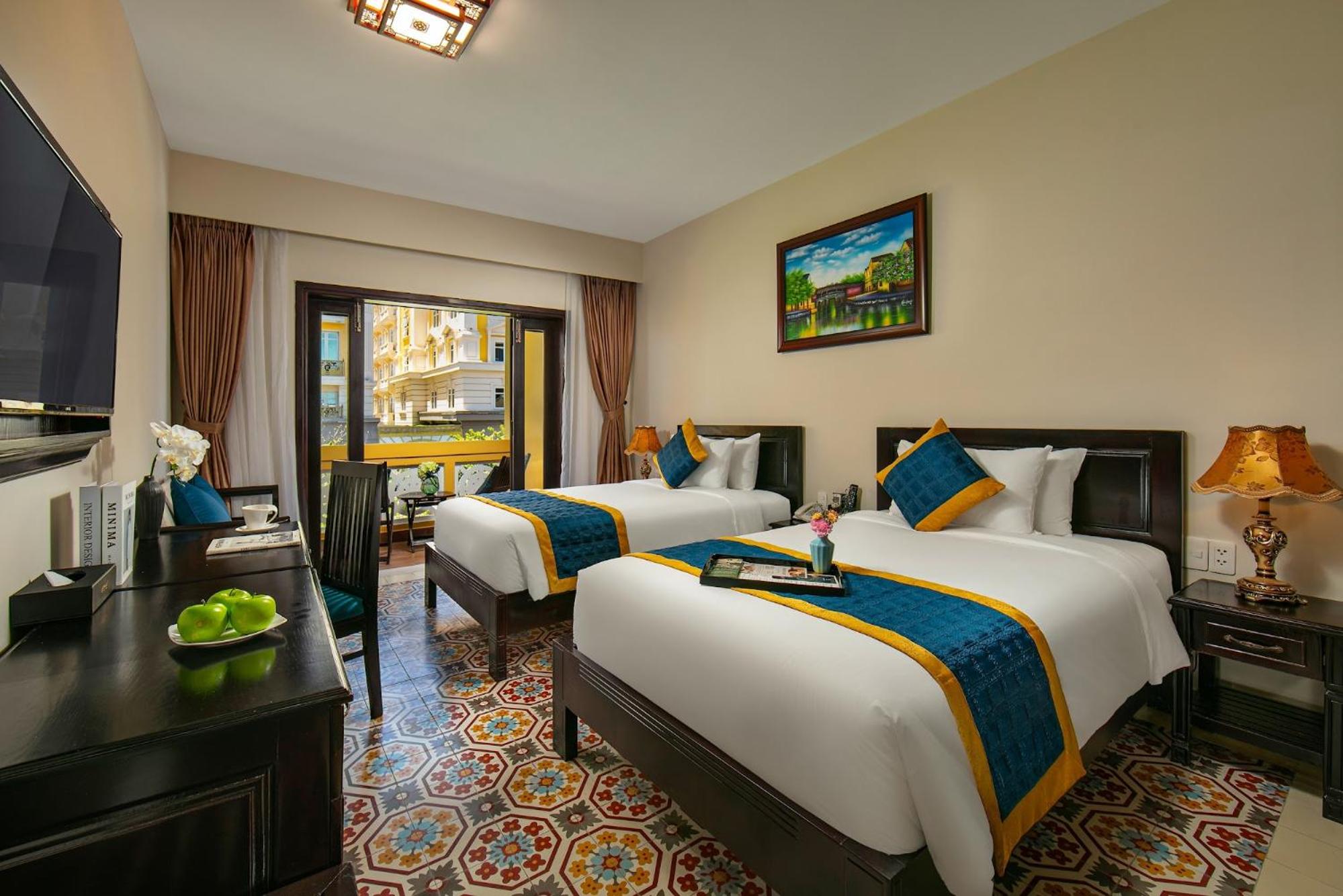 Deluxe Double/Twin Old Town View & Balcony - Photo 14
