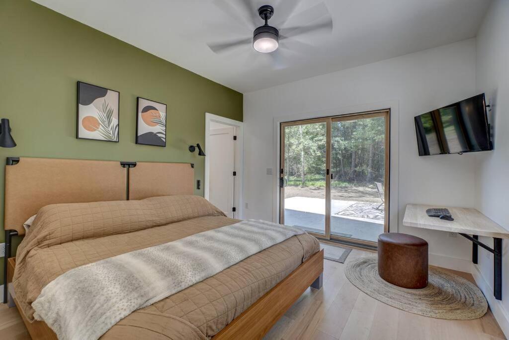 Three-Bedroom House photo 1