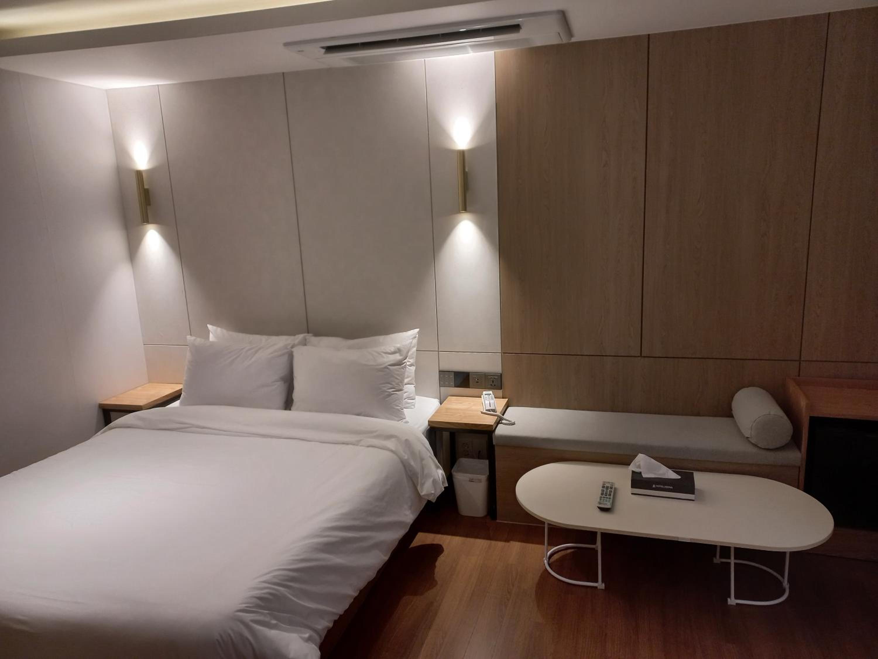 Double Room - Photo 8