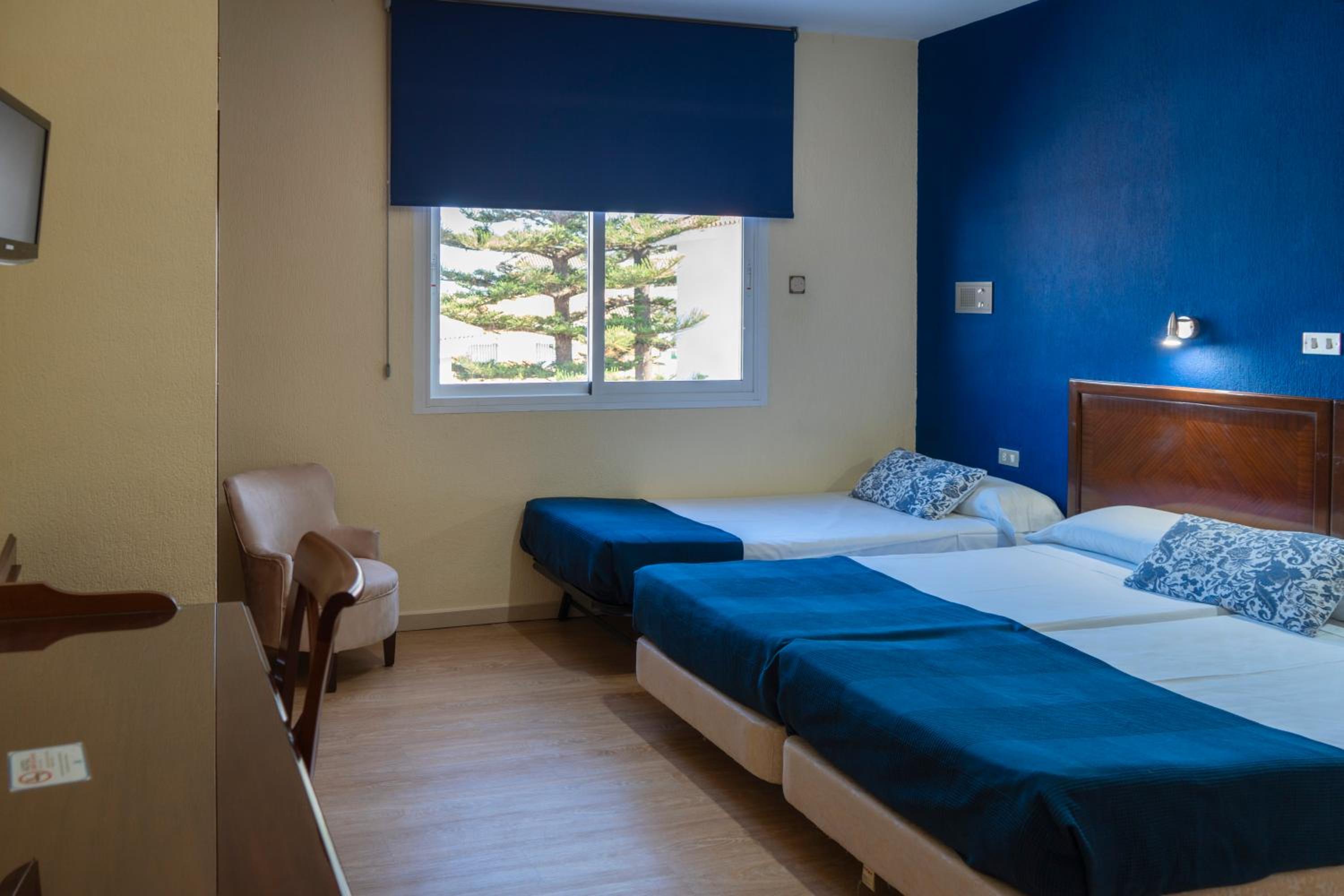 Standard Triple Room photo 3