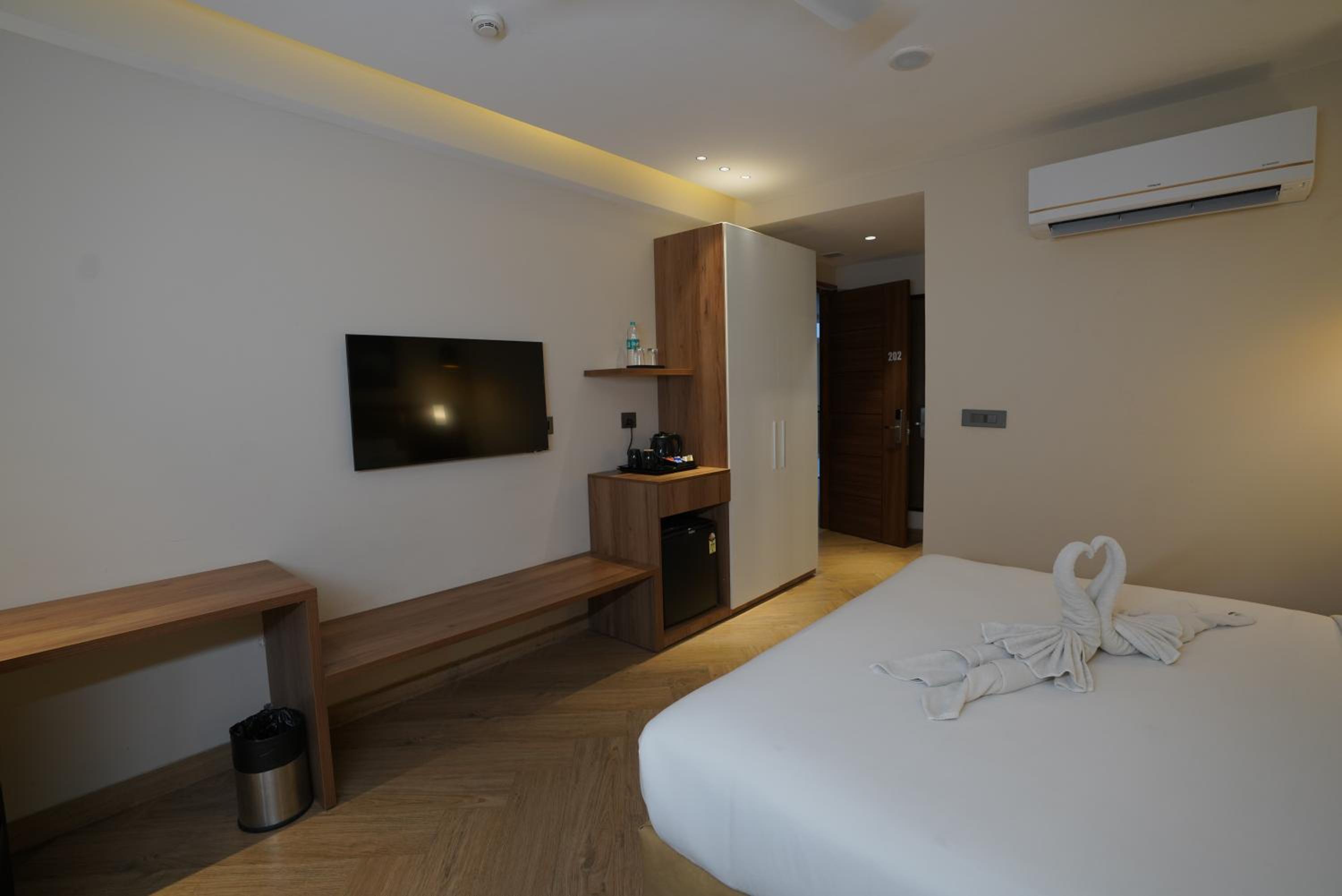 Superior King Room photo 1