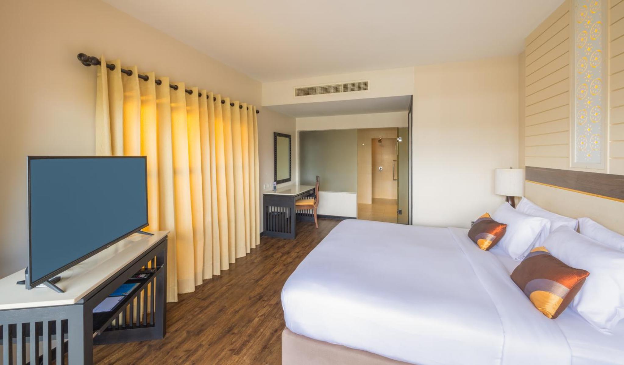 Deluxe Suite - Photo 3