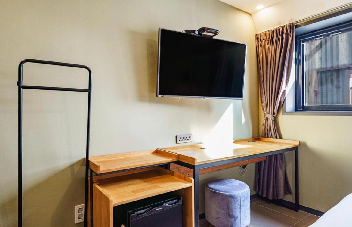 Standard Double Room - Photo 7