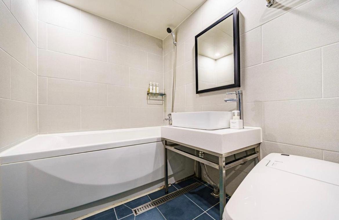 Standard Double Room - Photo 4