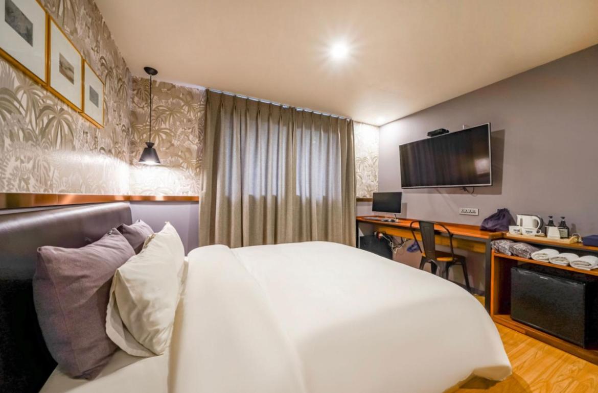 Standard Double Room - Photo 5