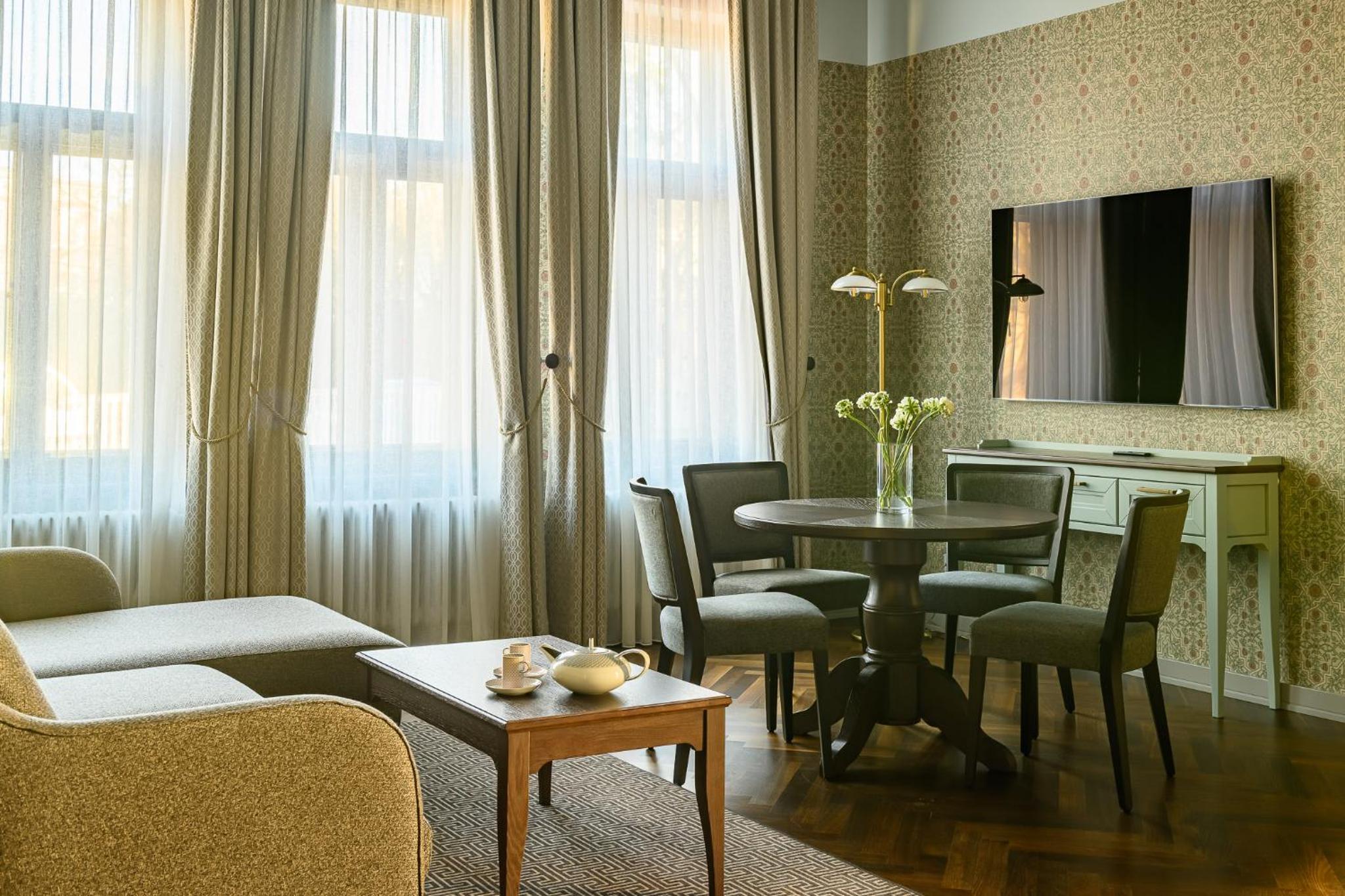 Two-Bedroom Apartment - Photo 7