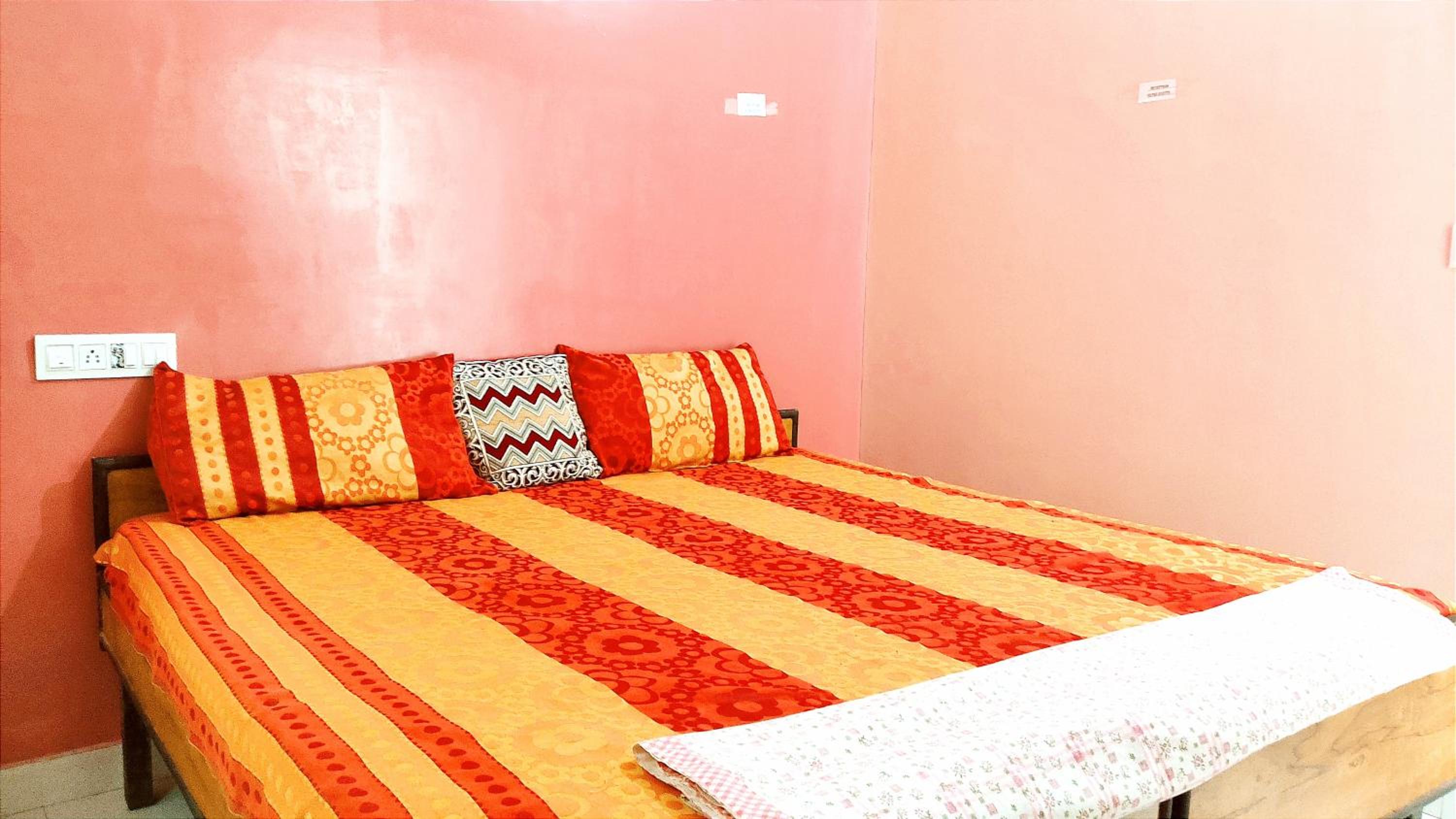 Budget Double Room photo 3
