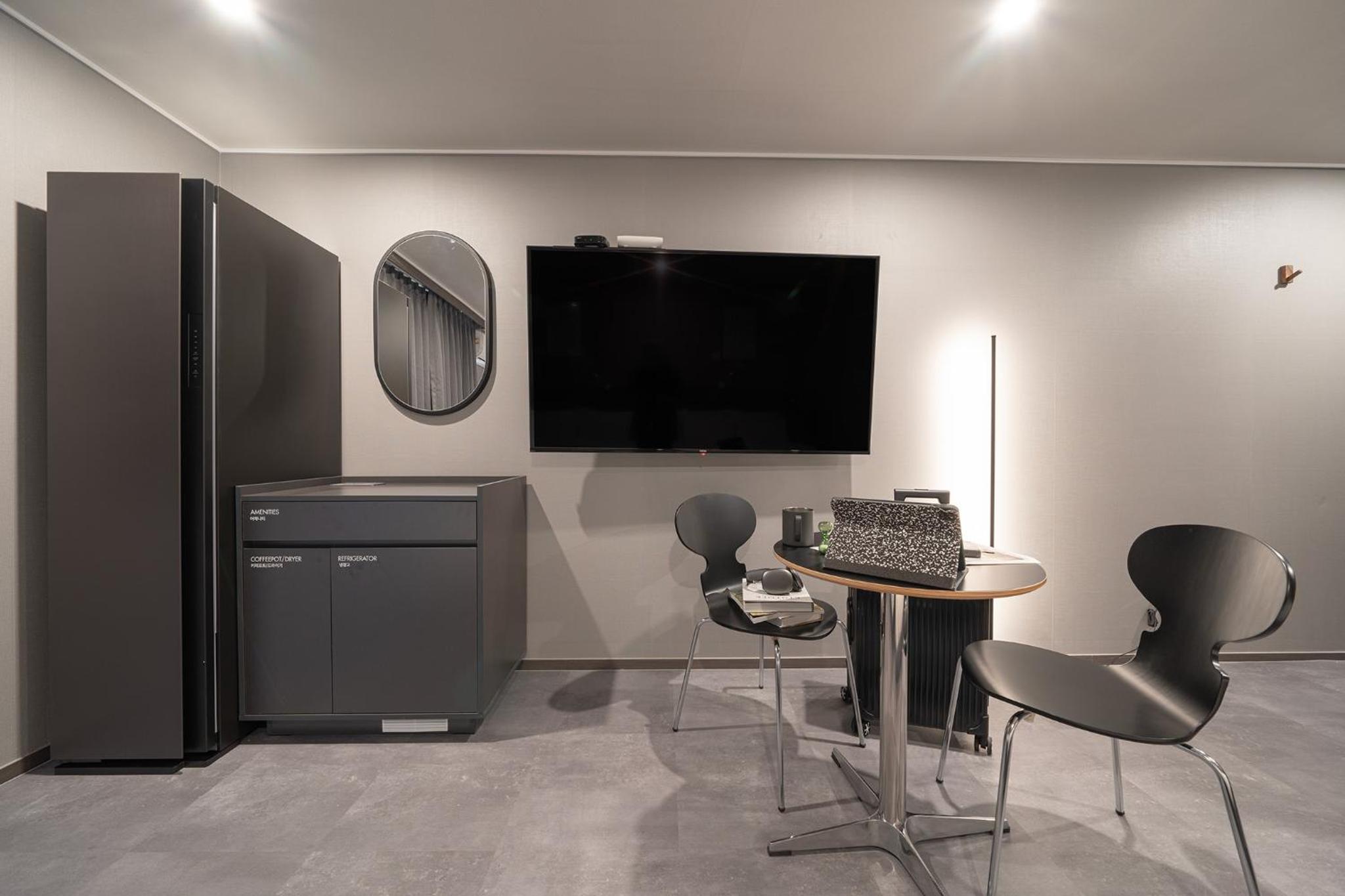Standard Twin Room - Photo 8