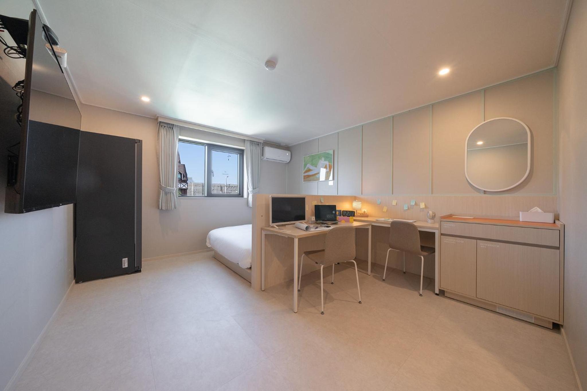 Business Deluxe Double Room - Photo 15