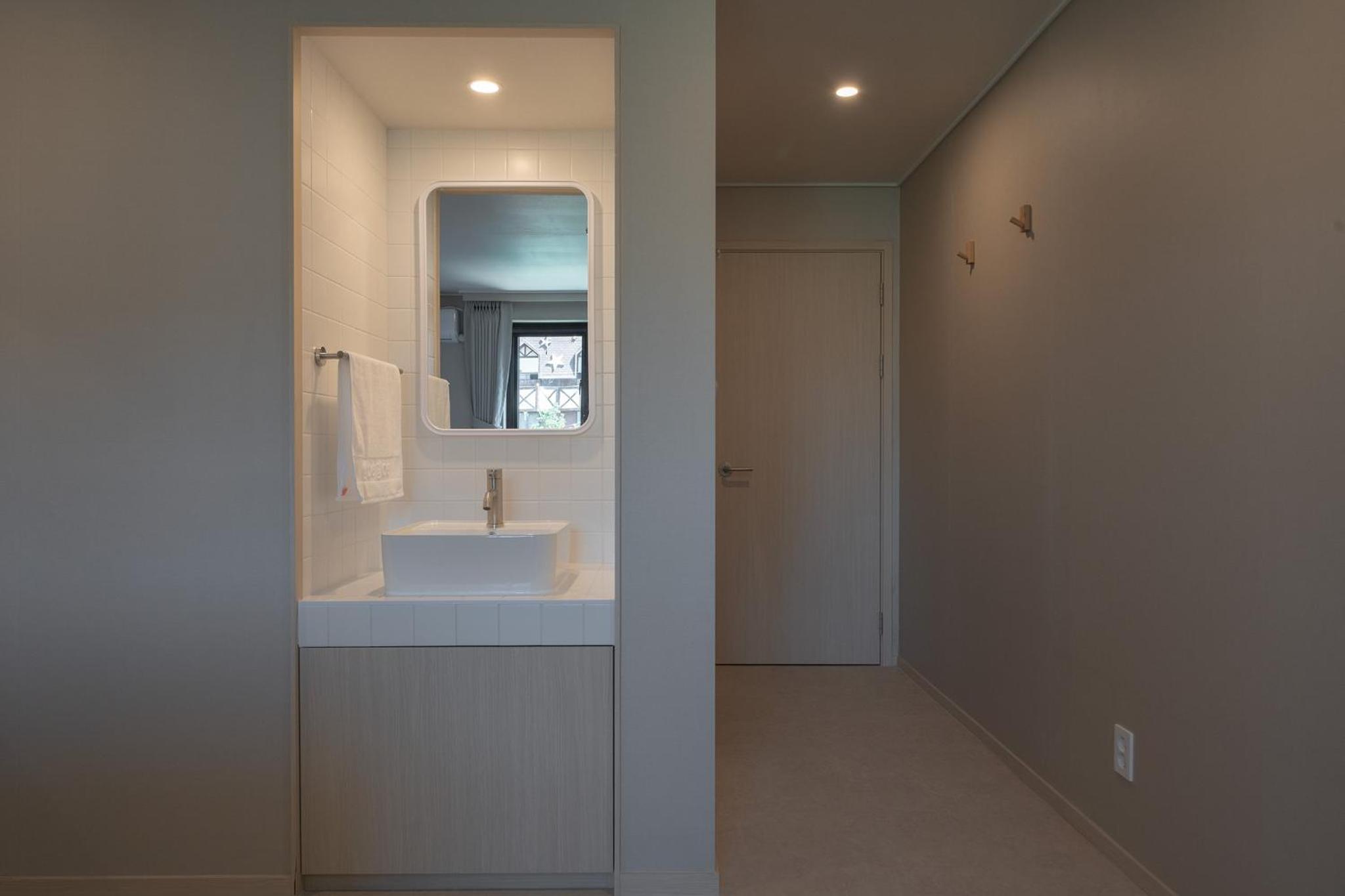 Business Deluxe Double Room - Photo 5