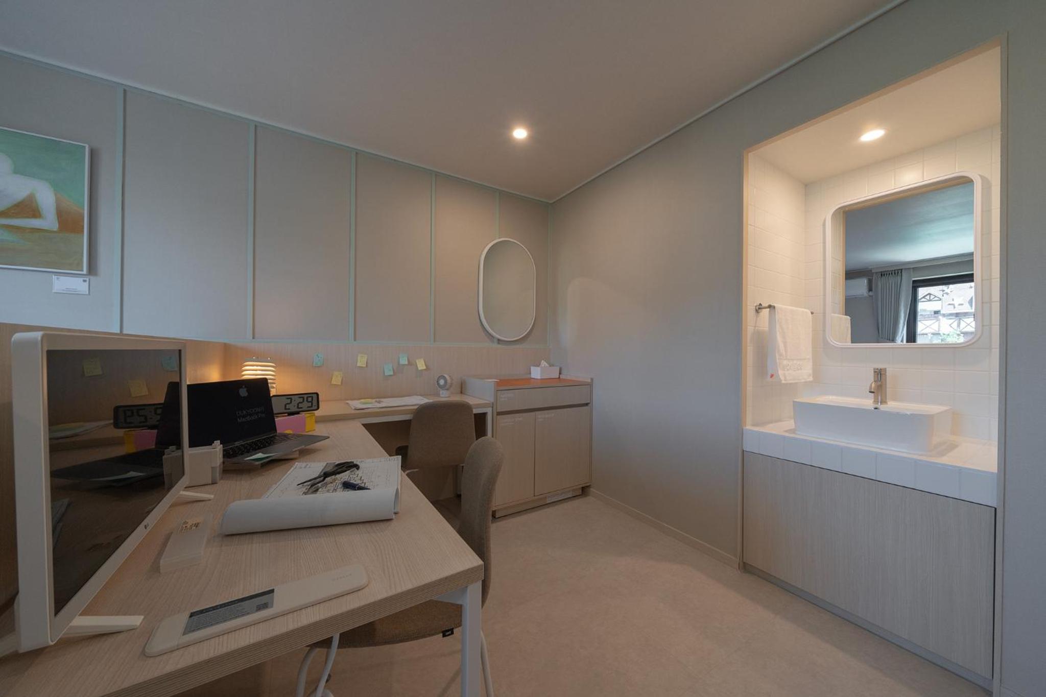 Business Deluxe Double Room - Photo 7