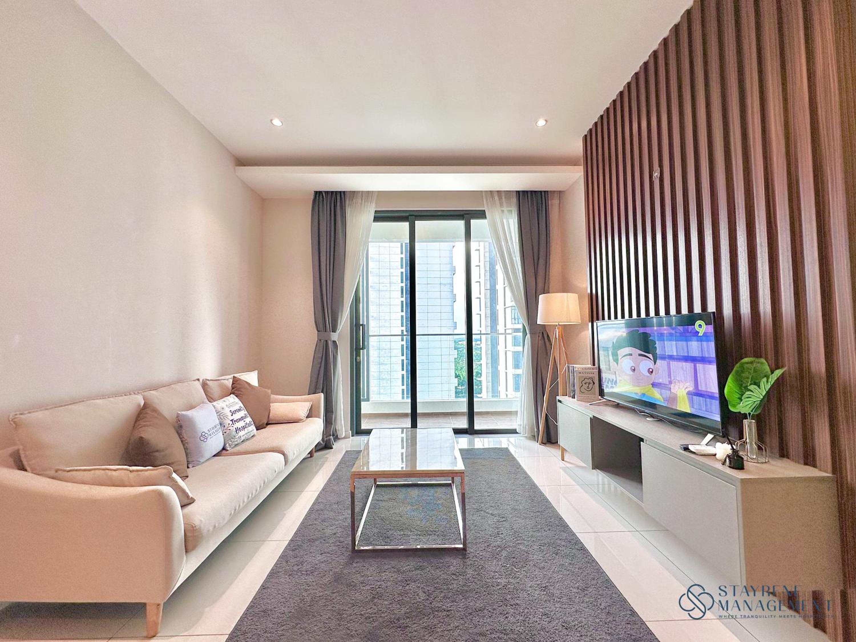 Apartment with Balcony photo 1