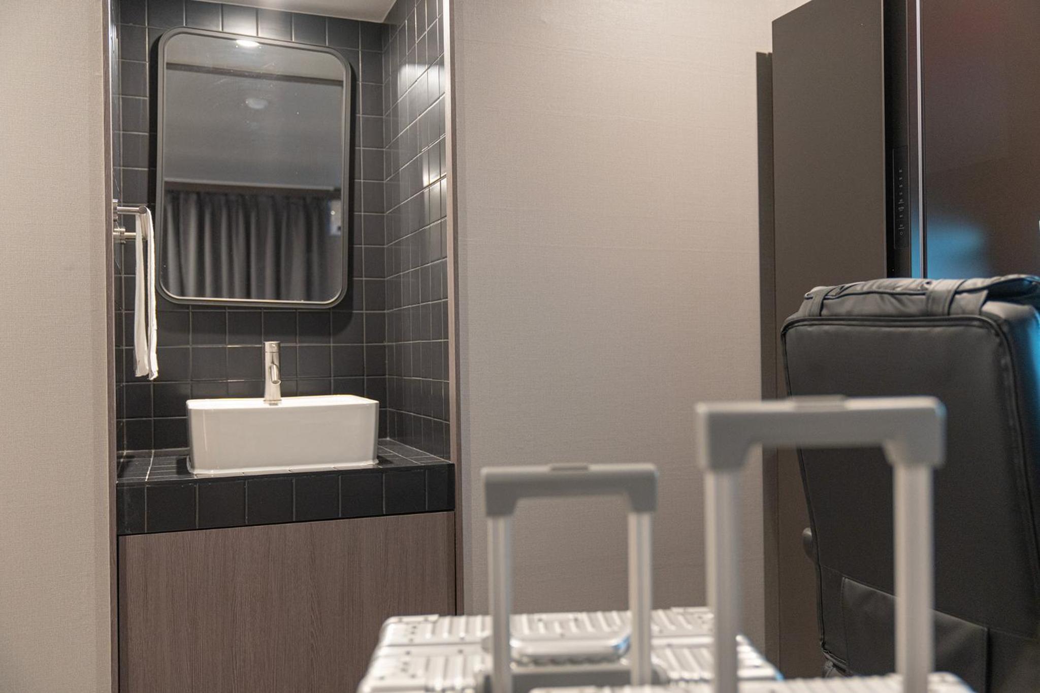 Suite with 2 Computers - Photo 13