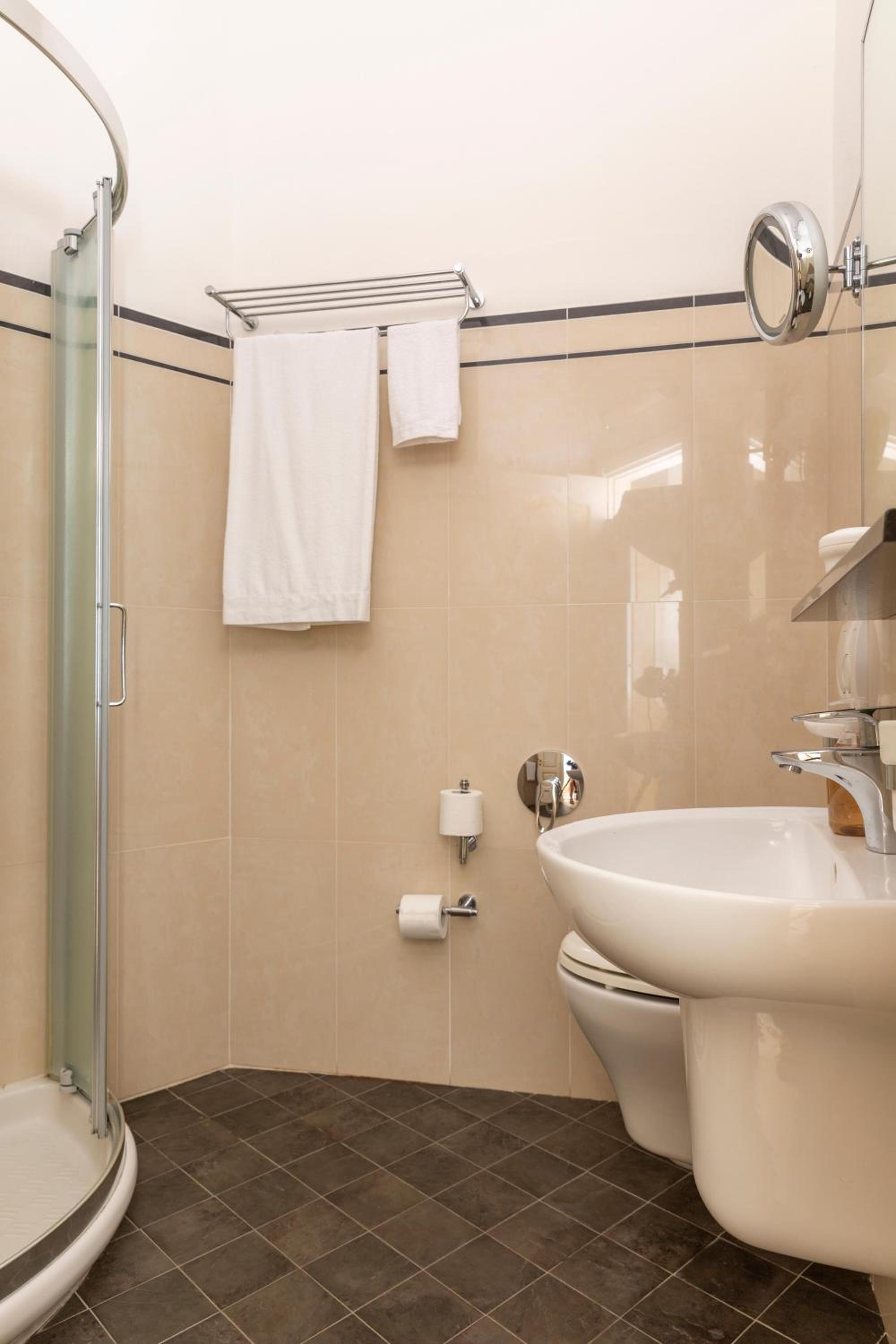 Superior Twin Room photo 3