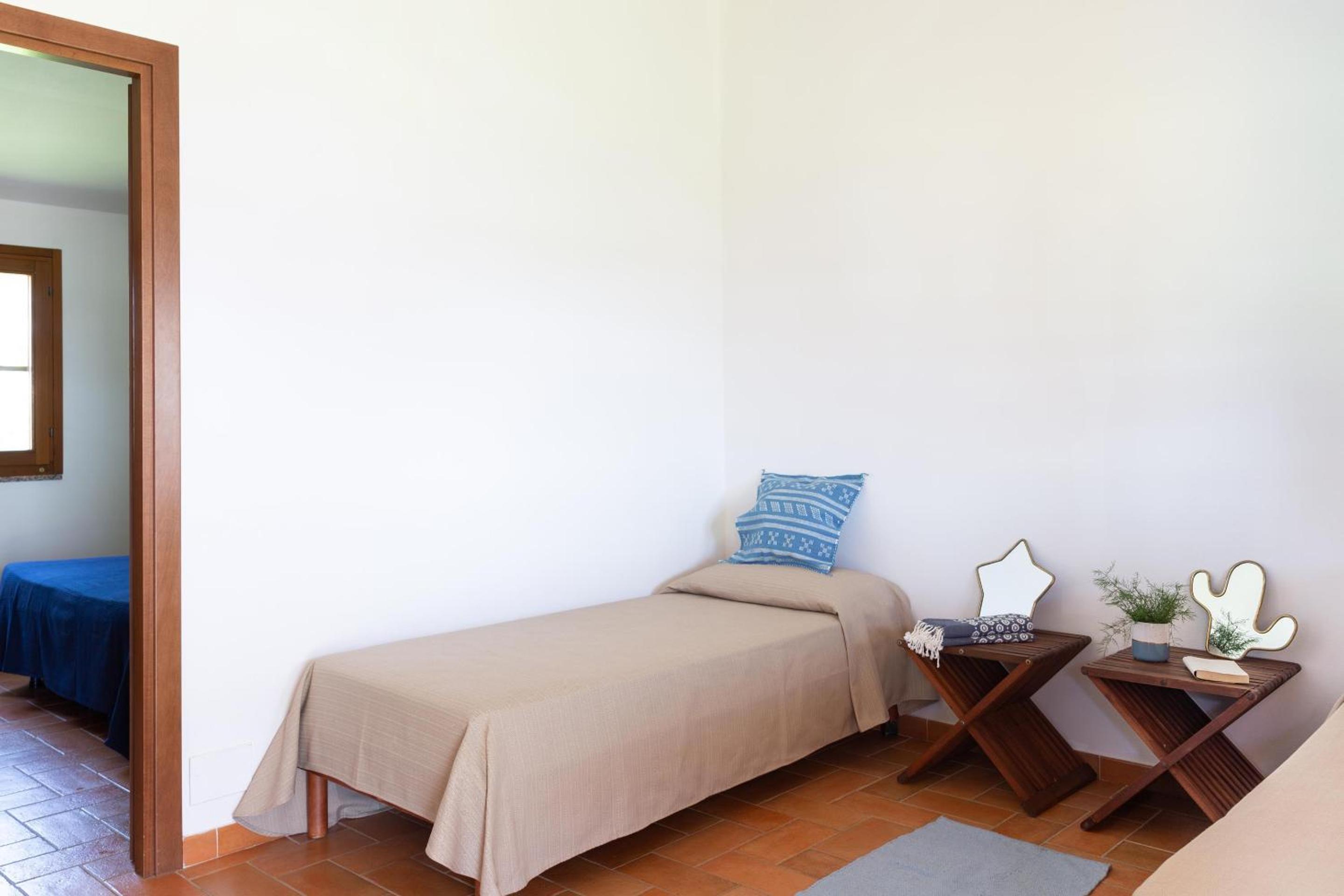 Superior One-Bedroom Cottage - Photo 6