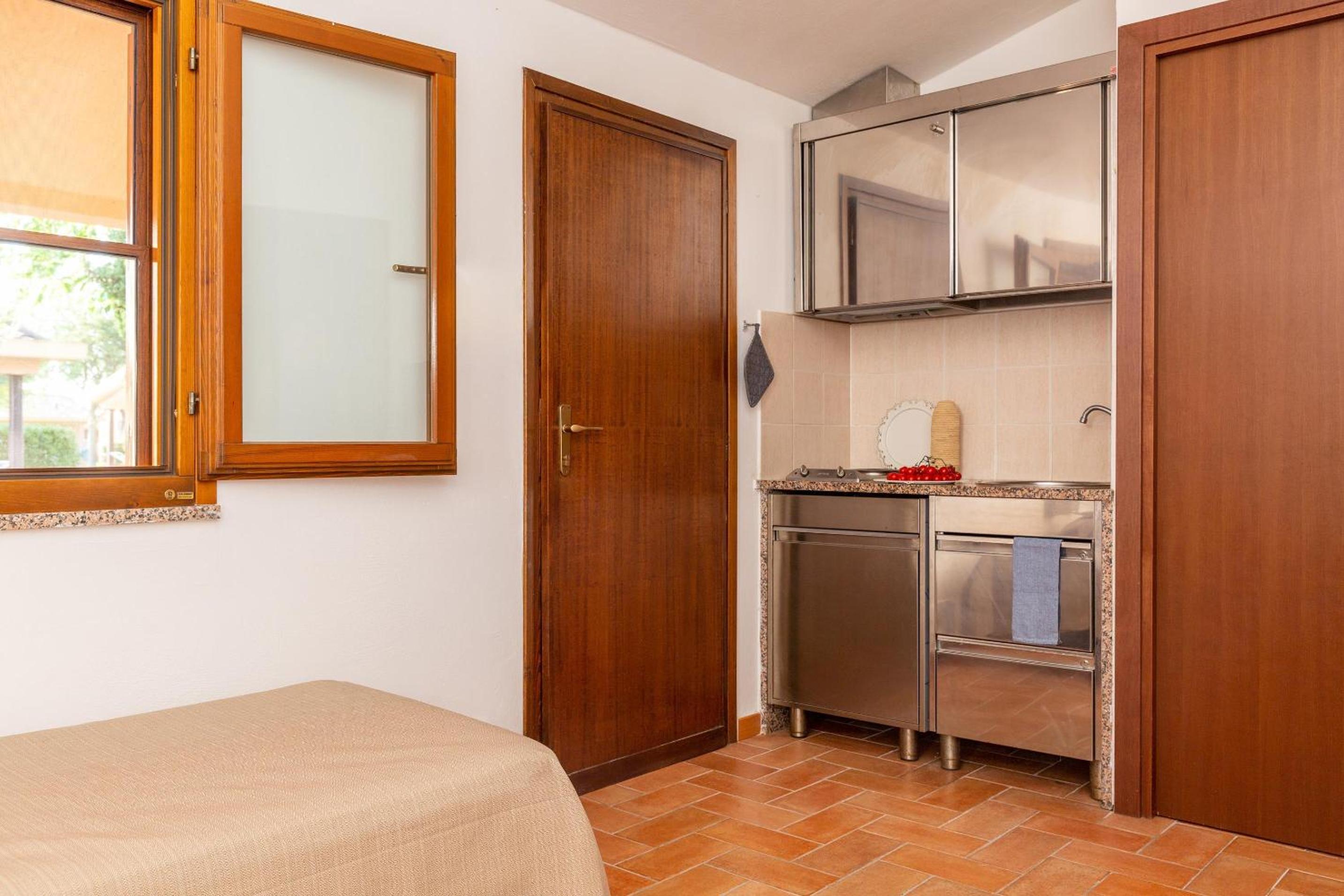 Superior One-Bedroom Cottage - Photo 8