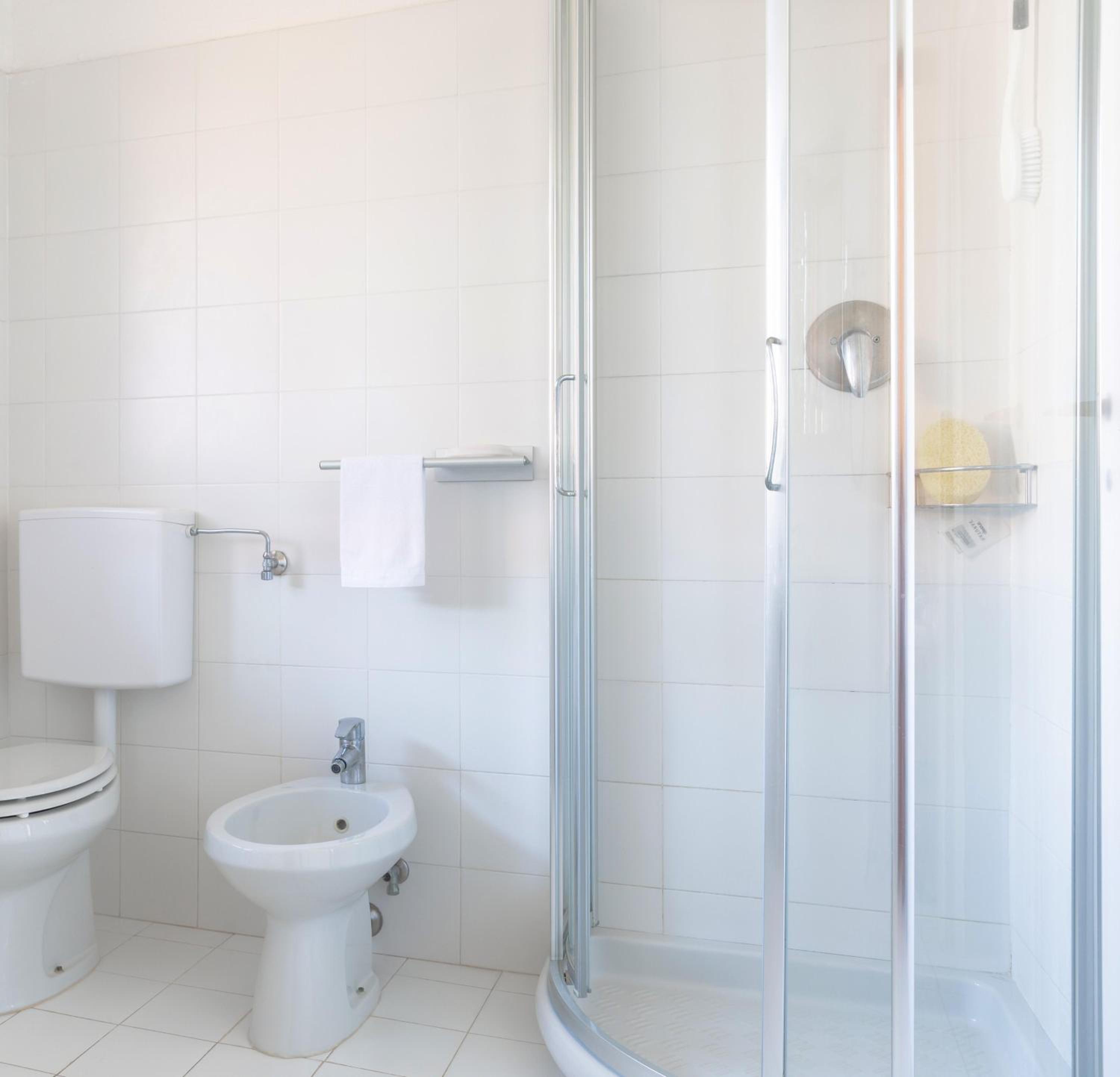 Economy Triple Room - Photo 2