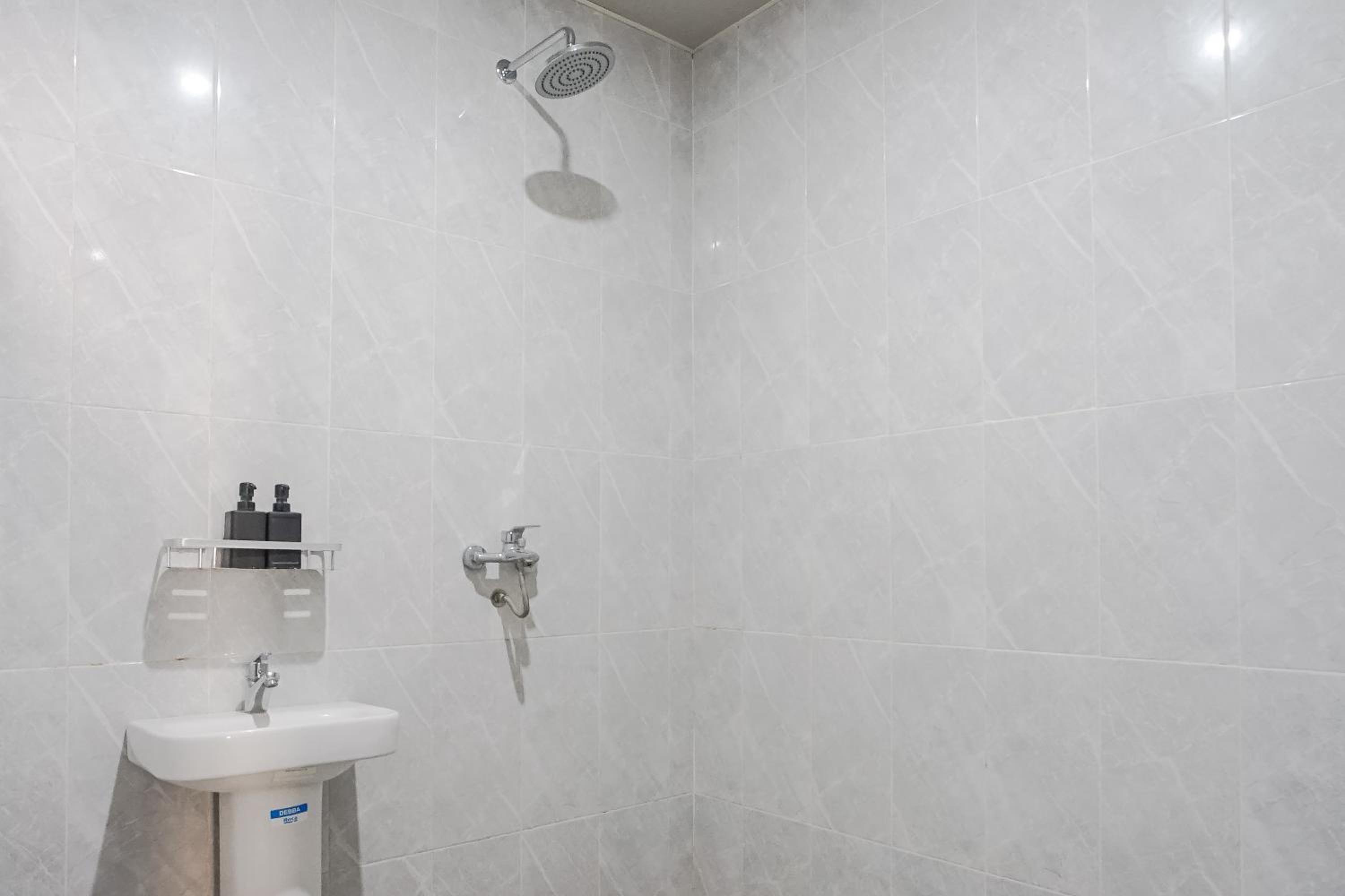 Deluxe Double Room - Photo 13