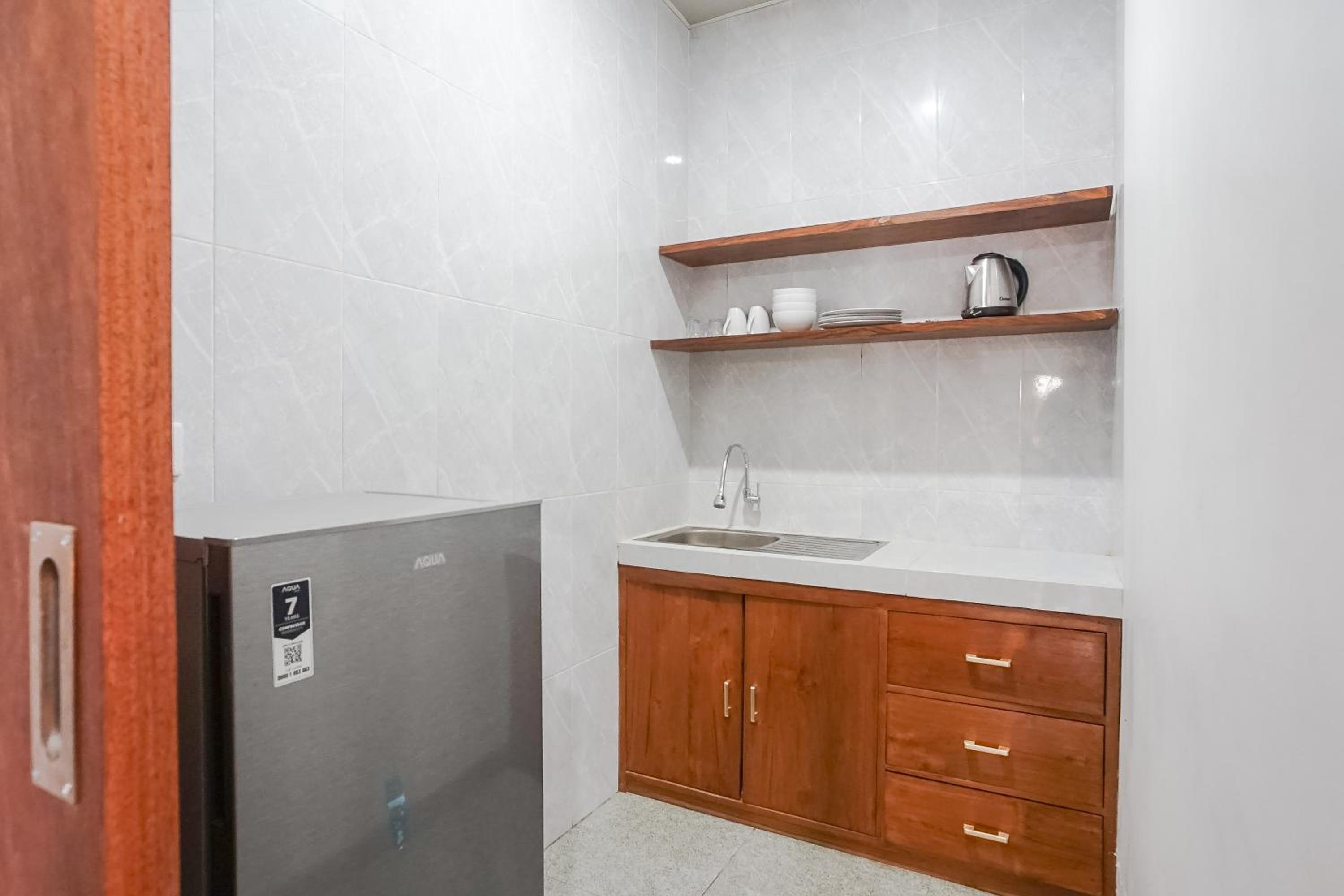 Deluxe Double Room - Photo 11