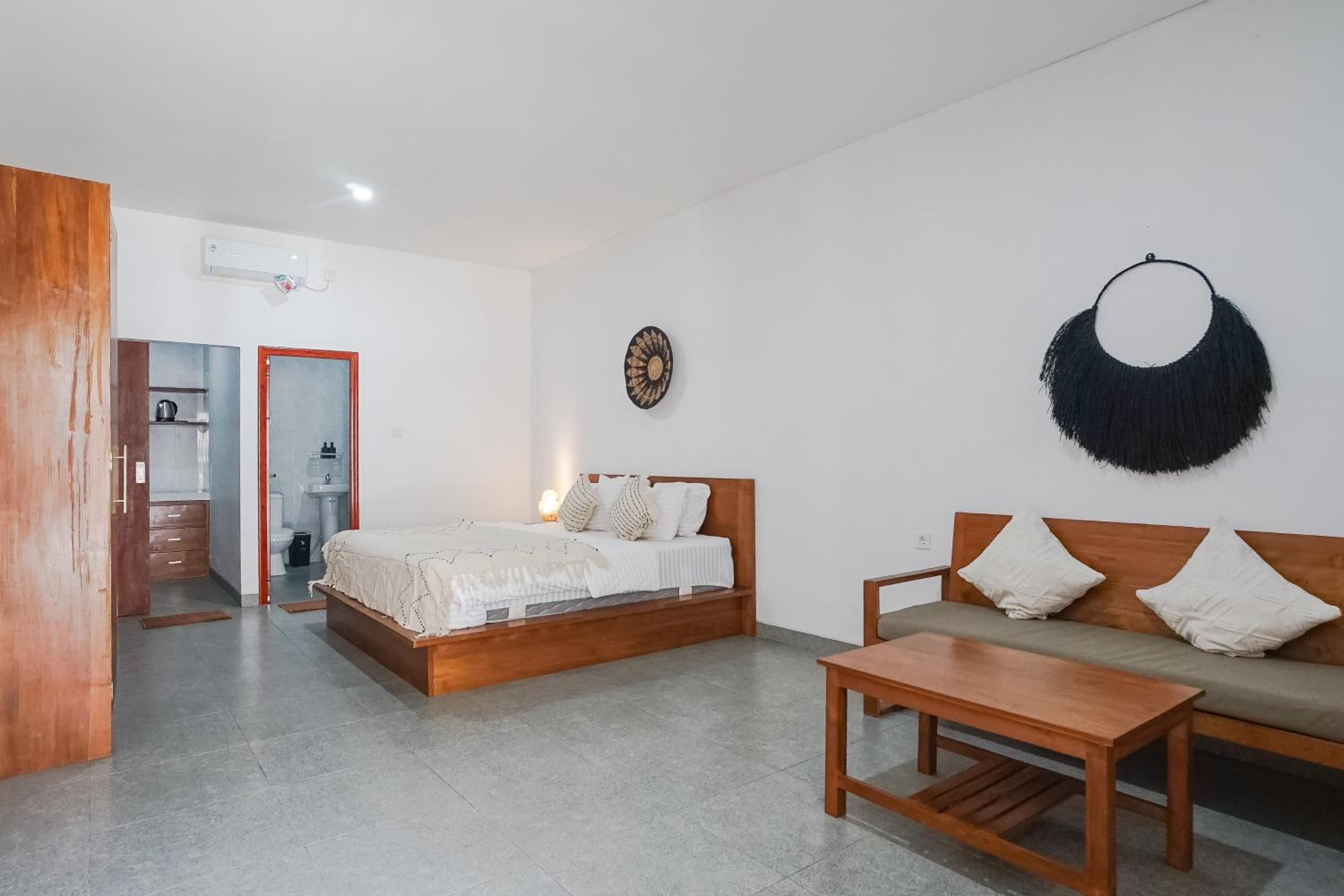 Deluxe Double Room - Photo 17