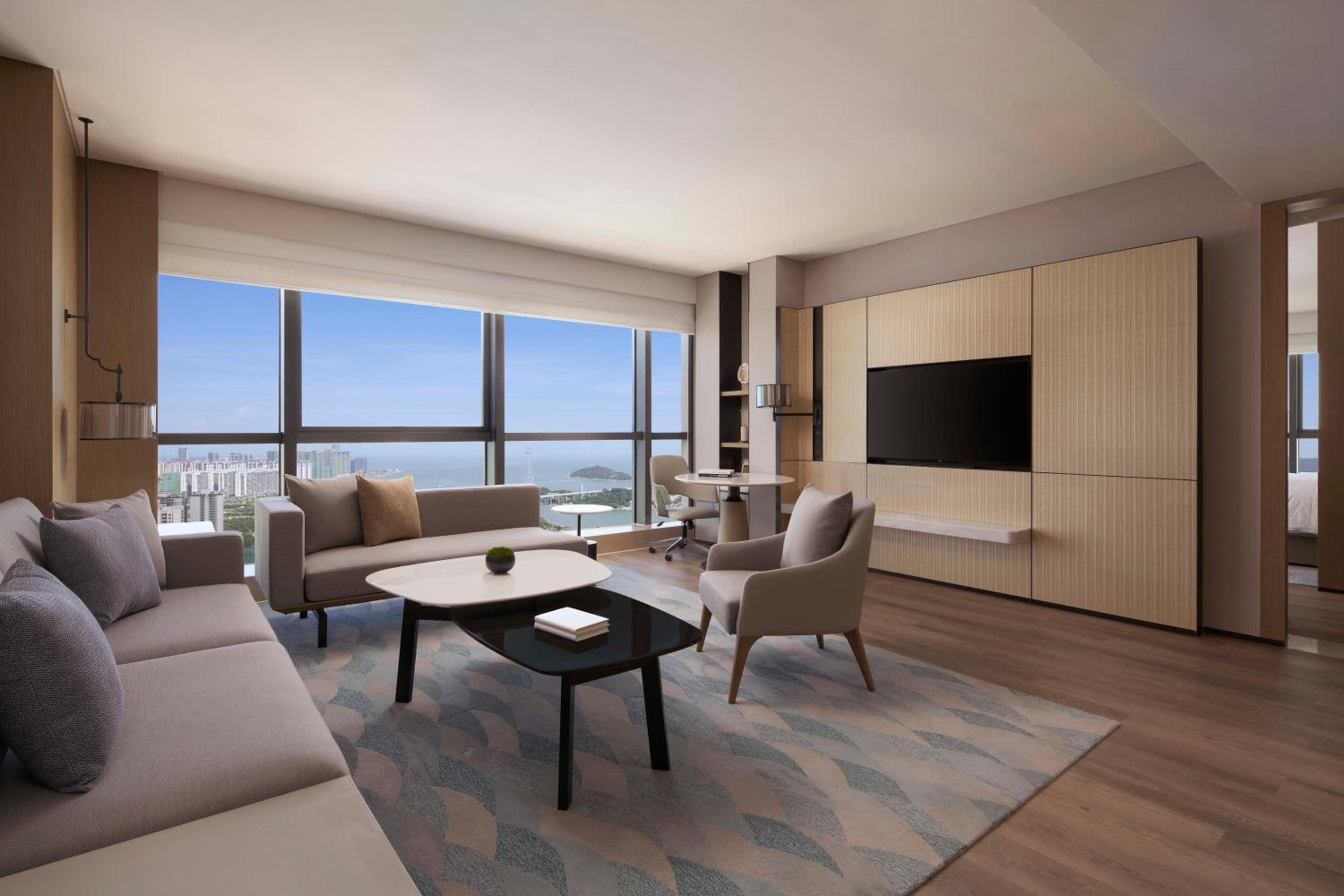 Executive King Suite with Harbor View photo 3
