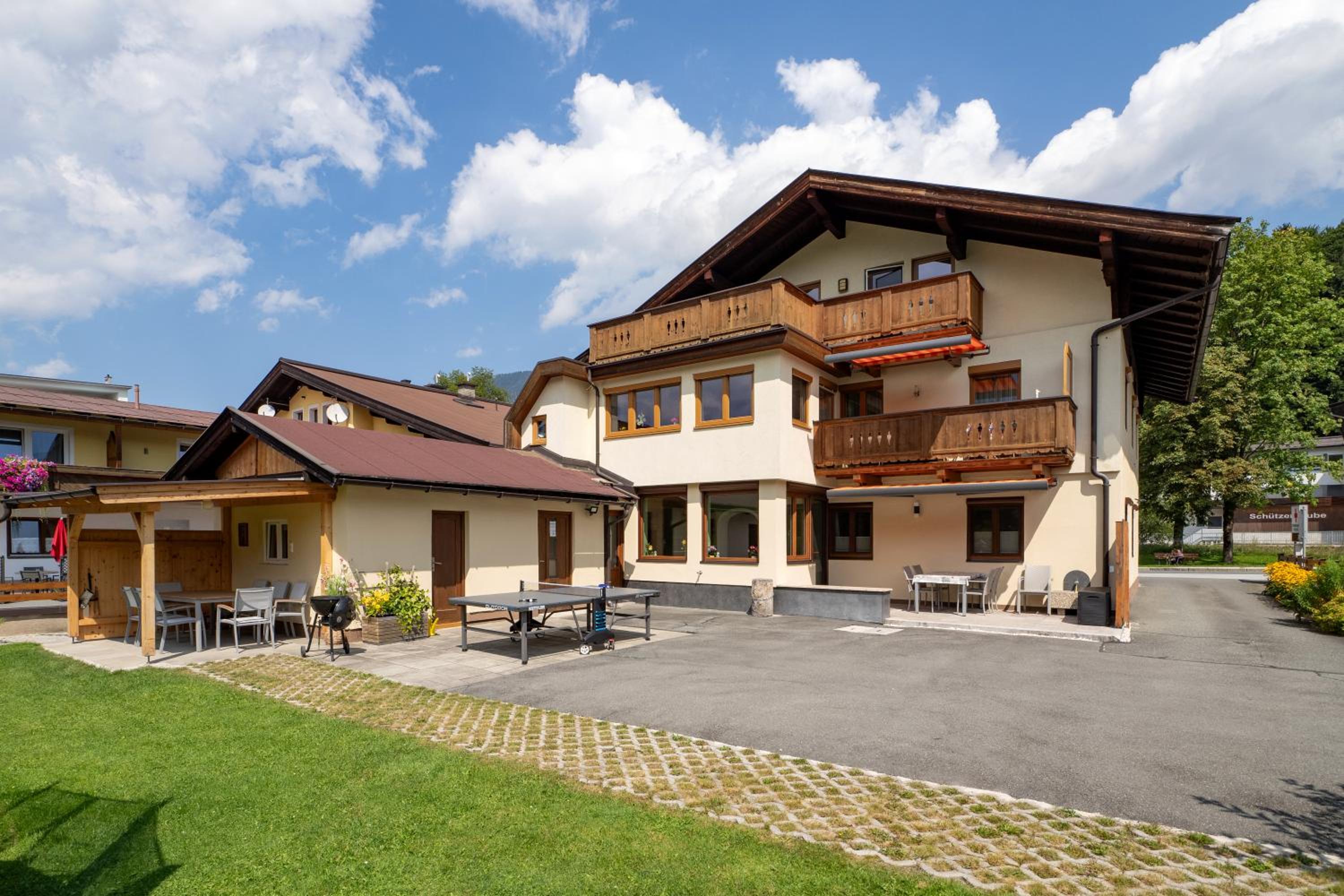 Apartment with Mountain View photo 3