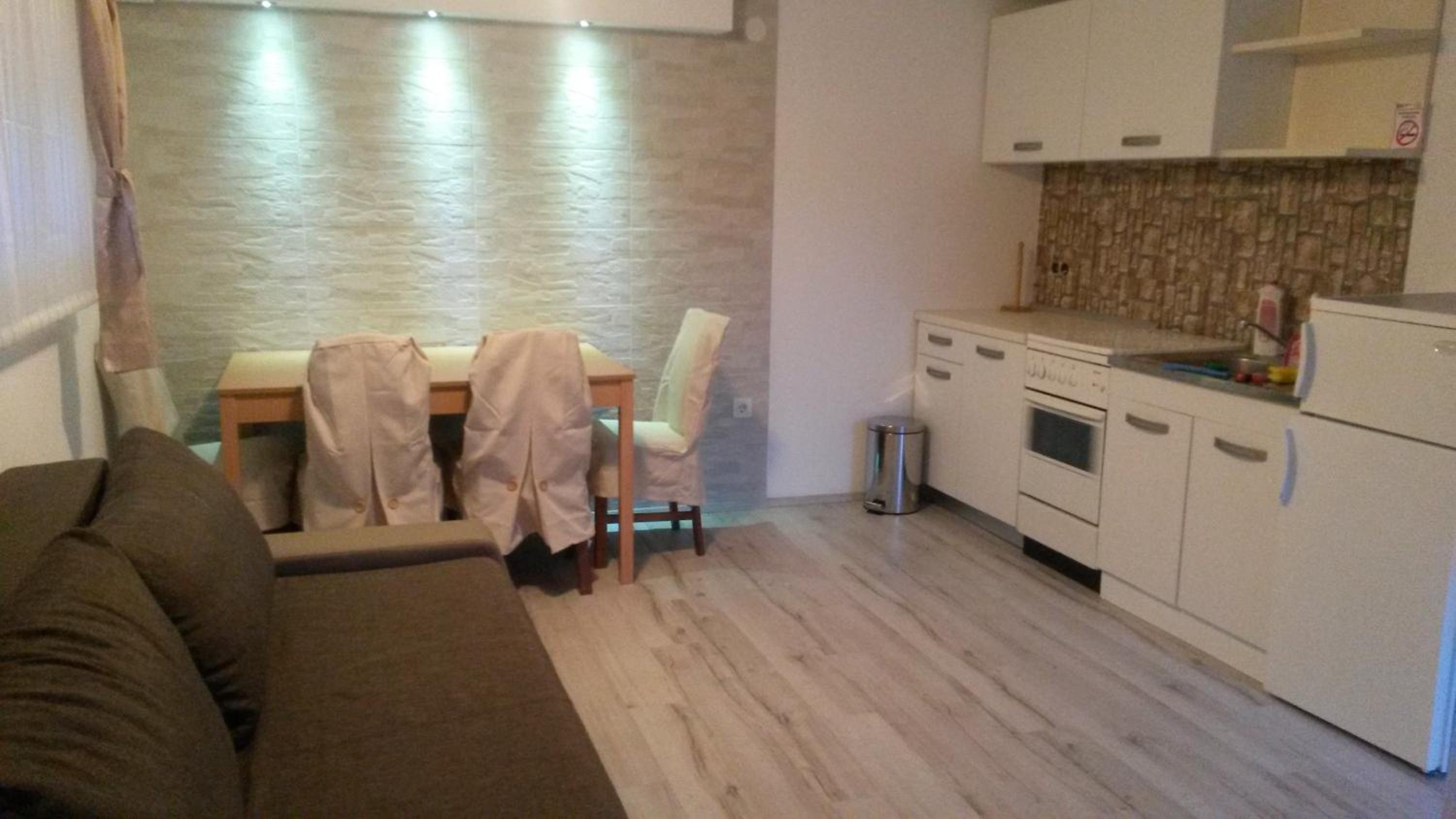 One-Bedroom Apartment - Photo 9