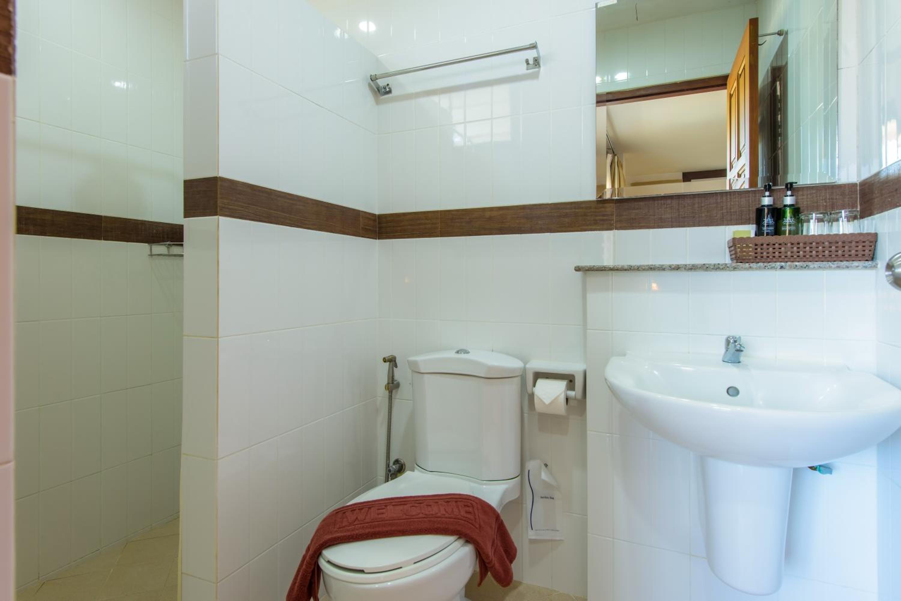 Standard Double or Twin Room photo 3