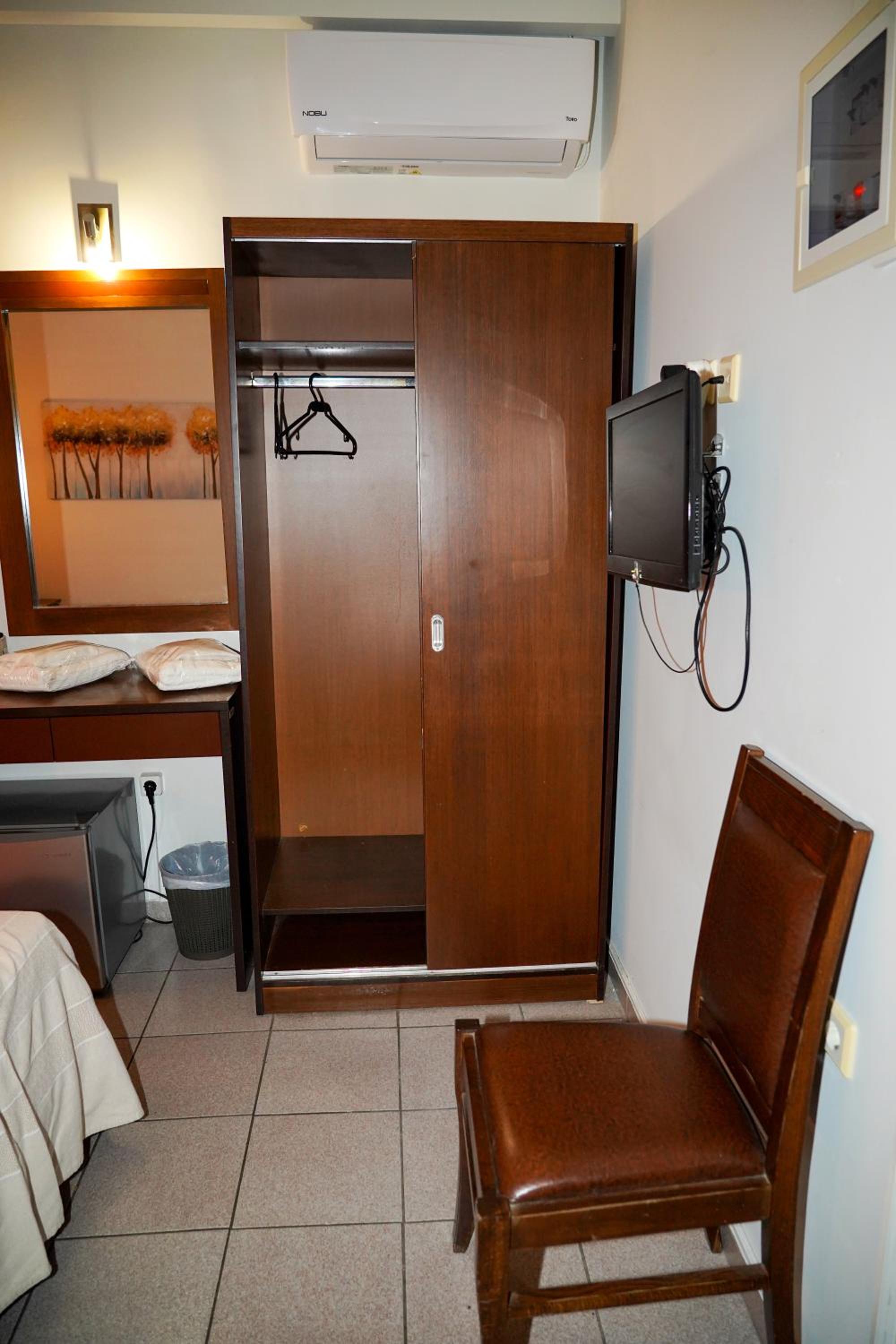 Double or Twin Room photo 1