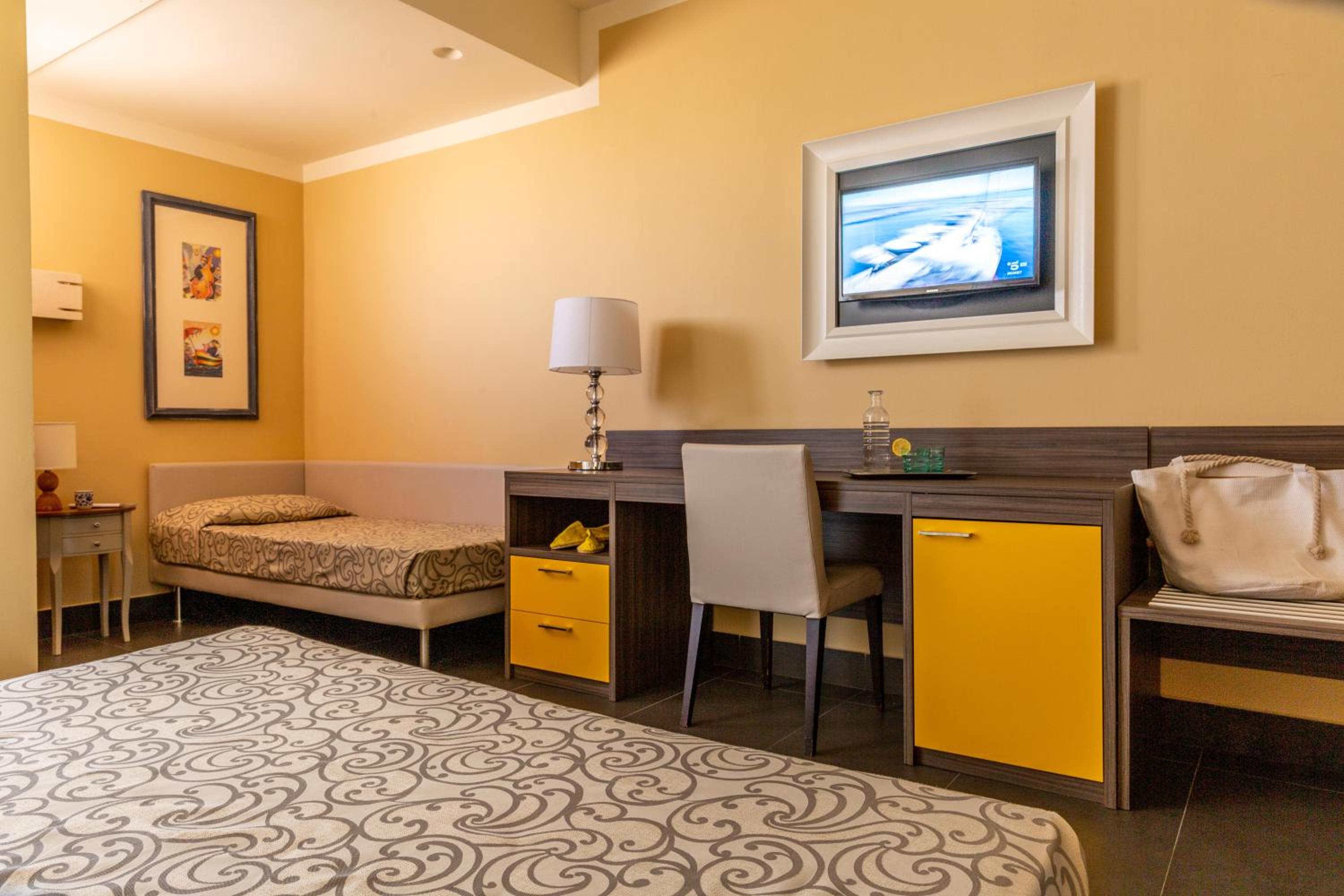 Comfort Triple Room - Photo 5