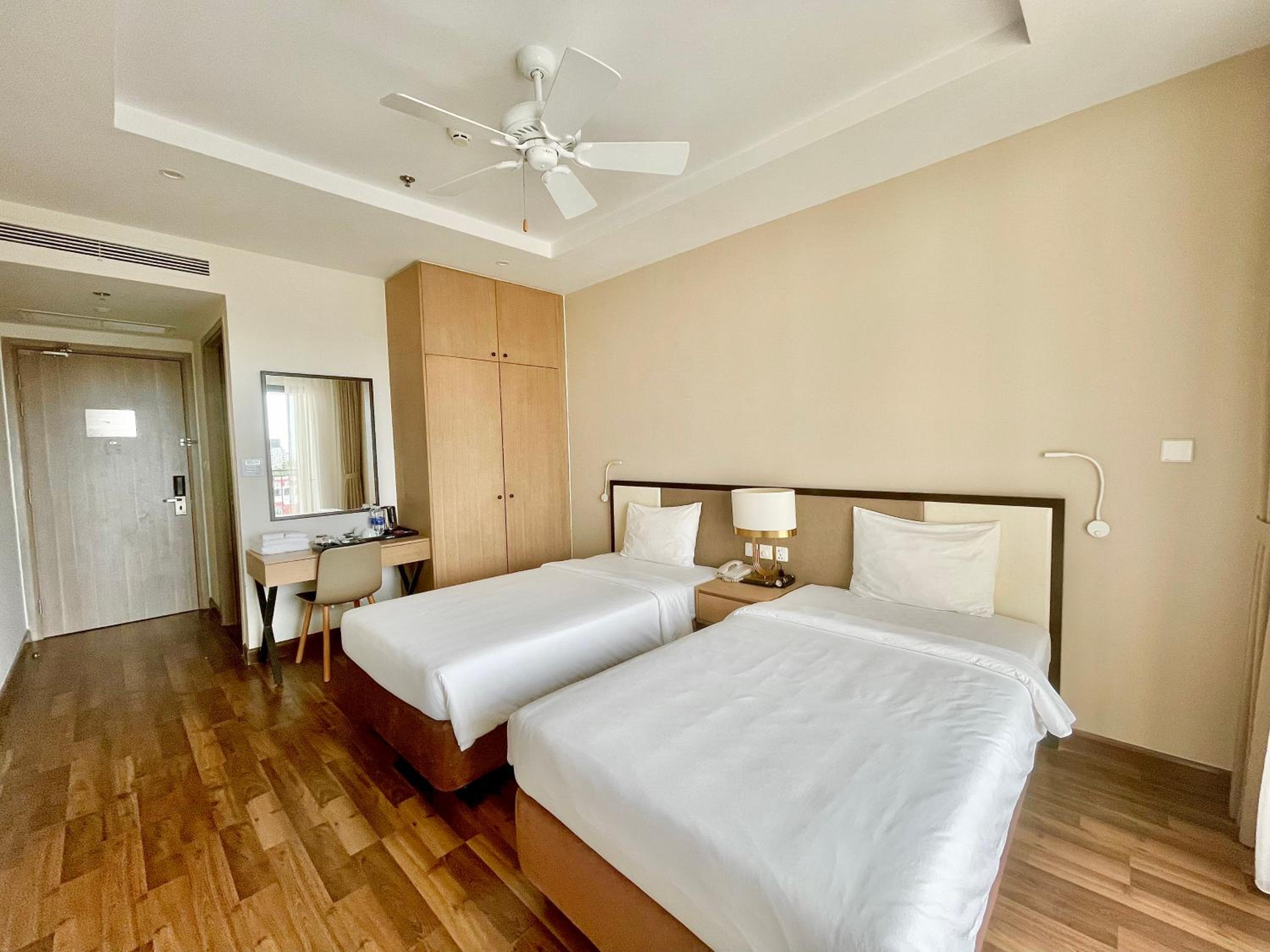 Standard Twin Bed - Photo 5