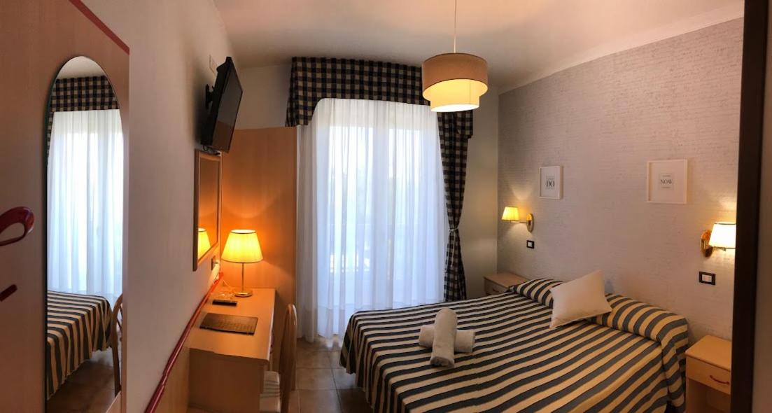 Double Room with Sea View photo 2