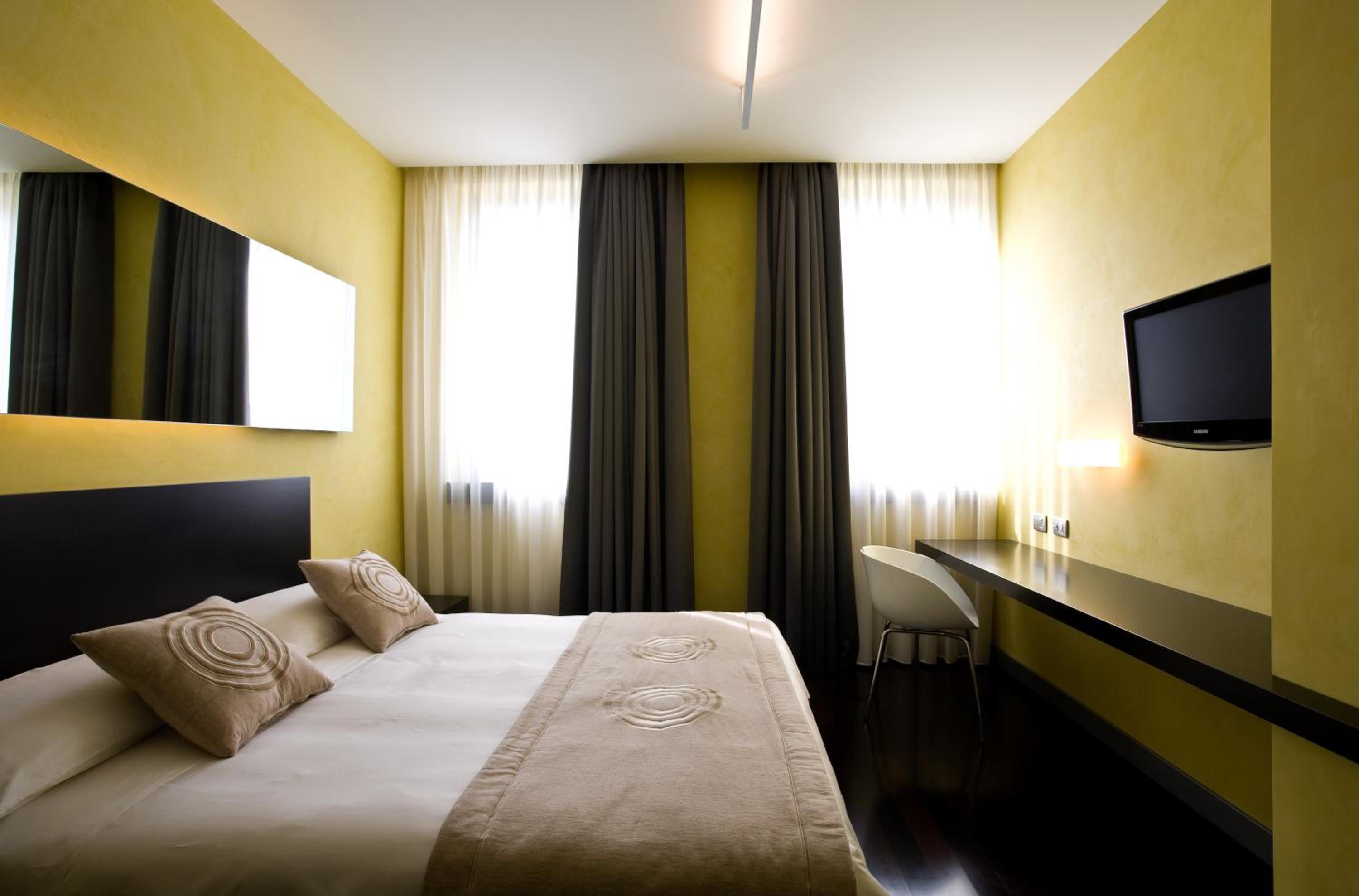 Superior Double or Twin Room - Photo 1