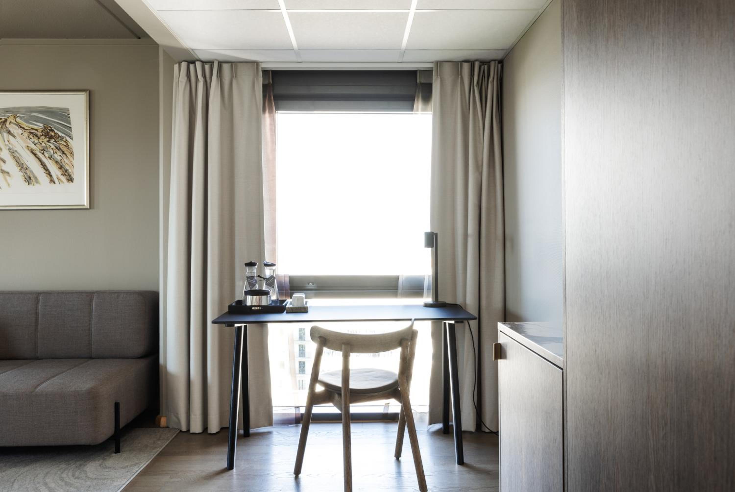 Suite - Photo 1