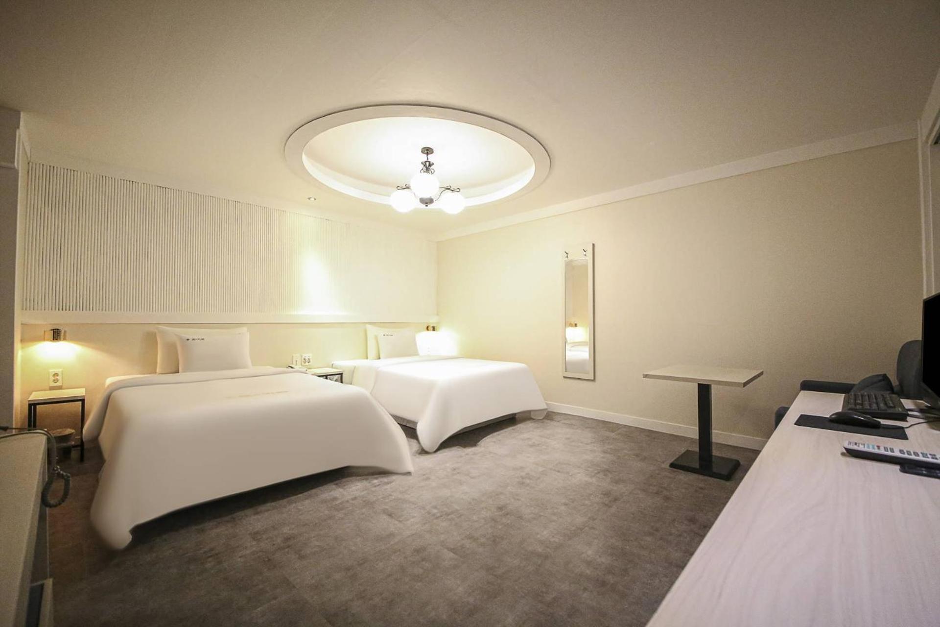 Deluxe Twin Room photo 1