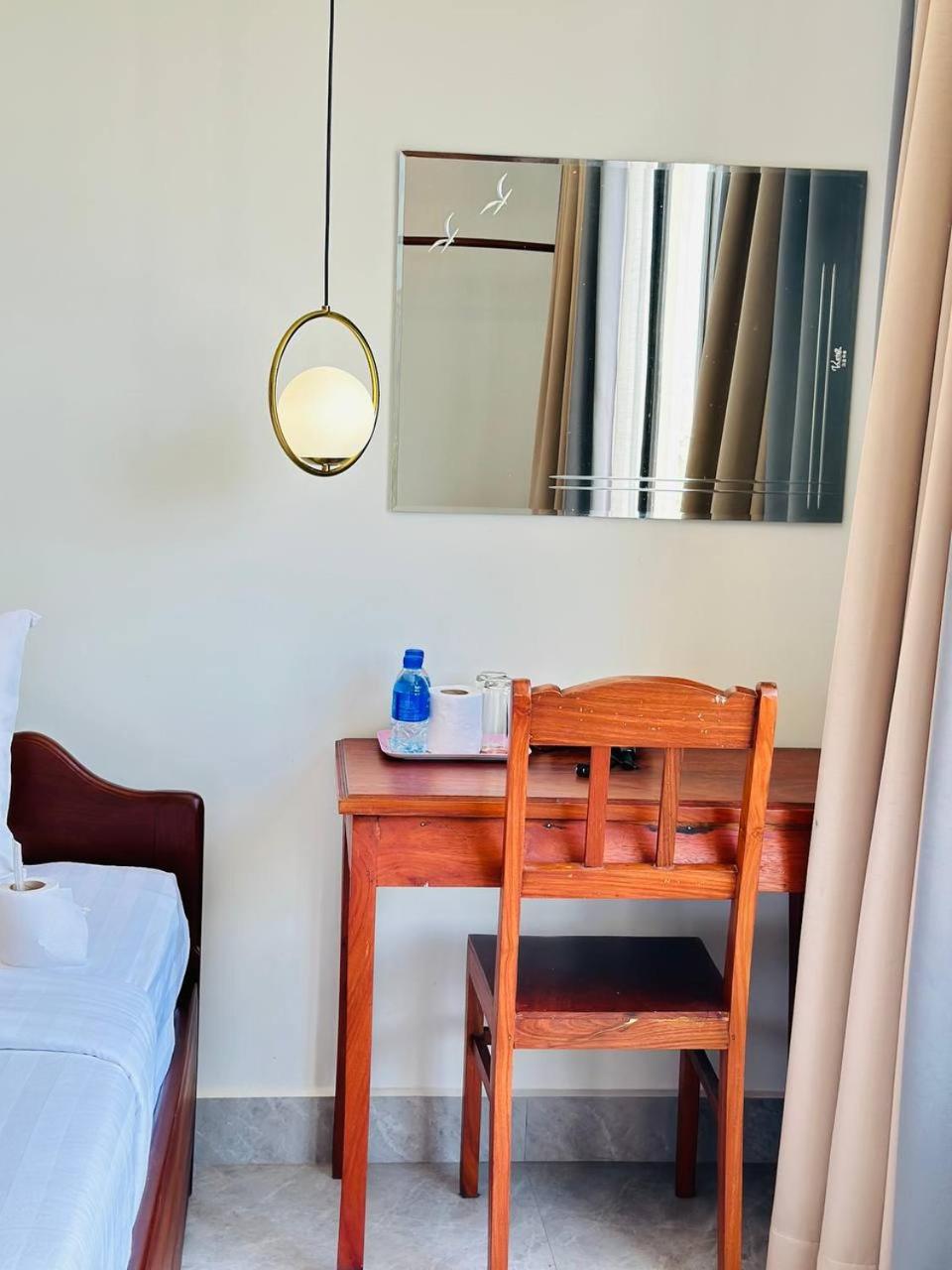 Twin Room - Photo 11