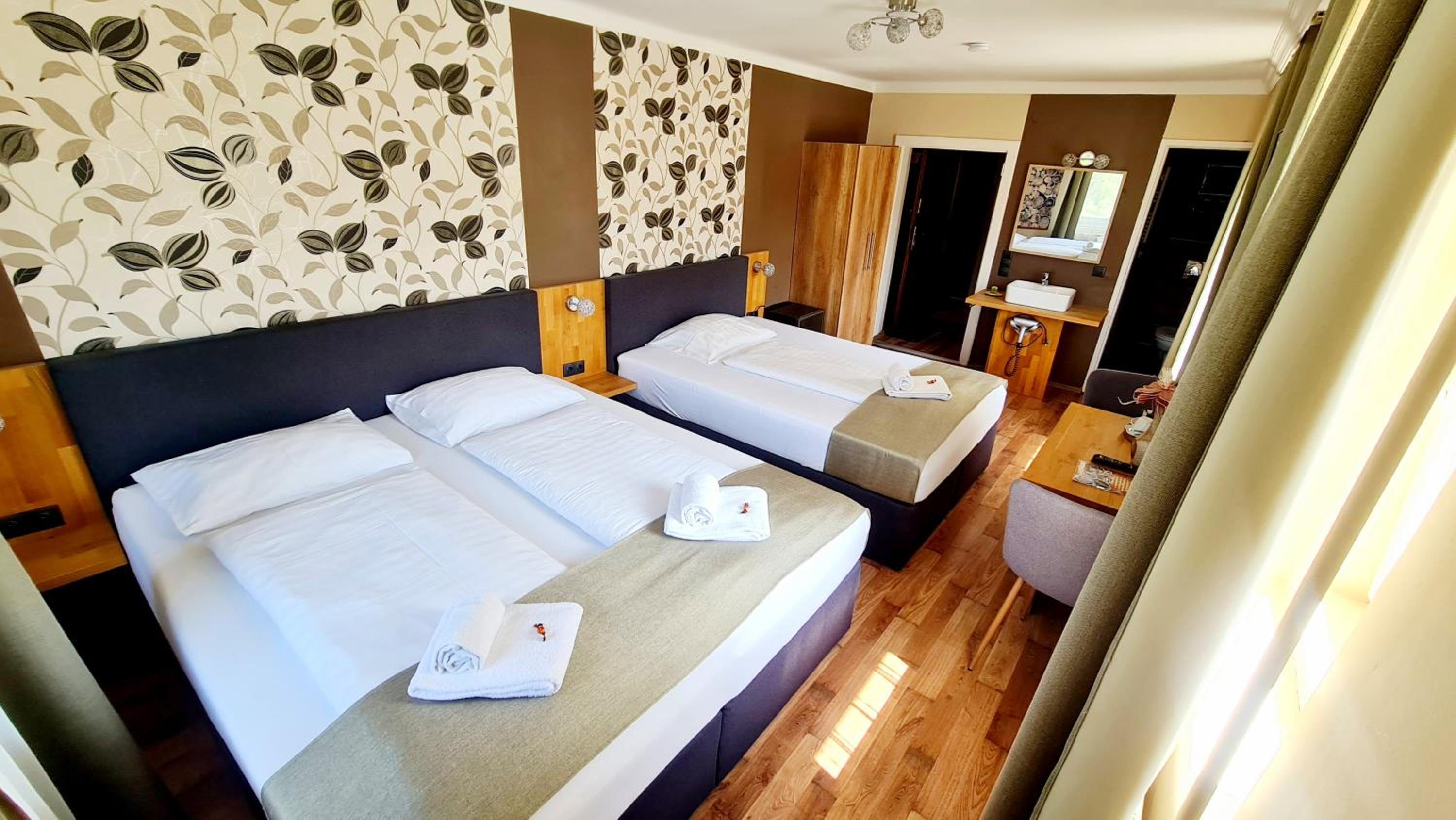 Triple Room - Photo 1