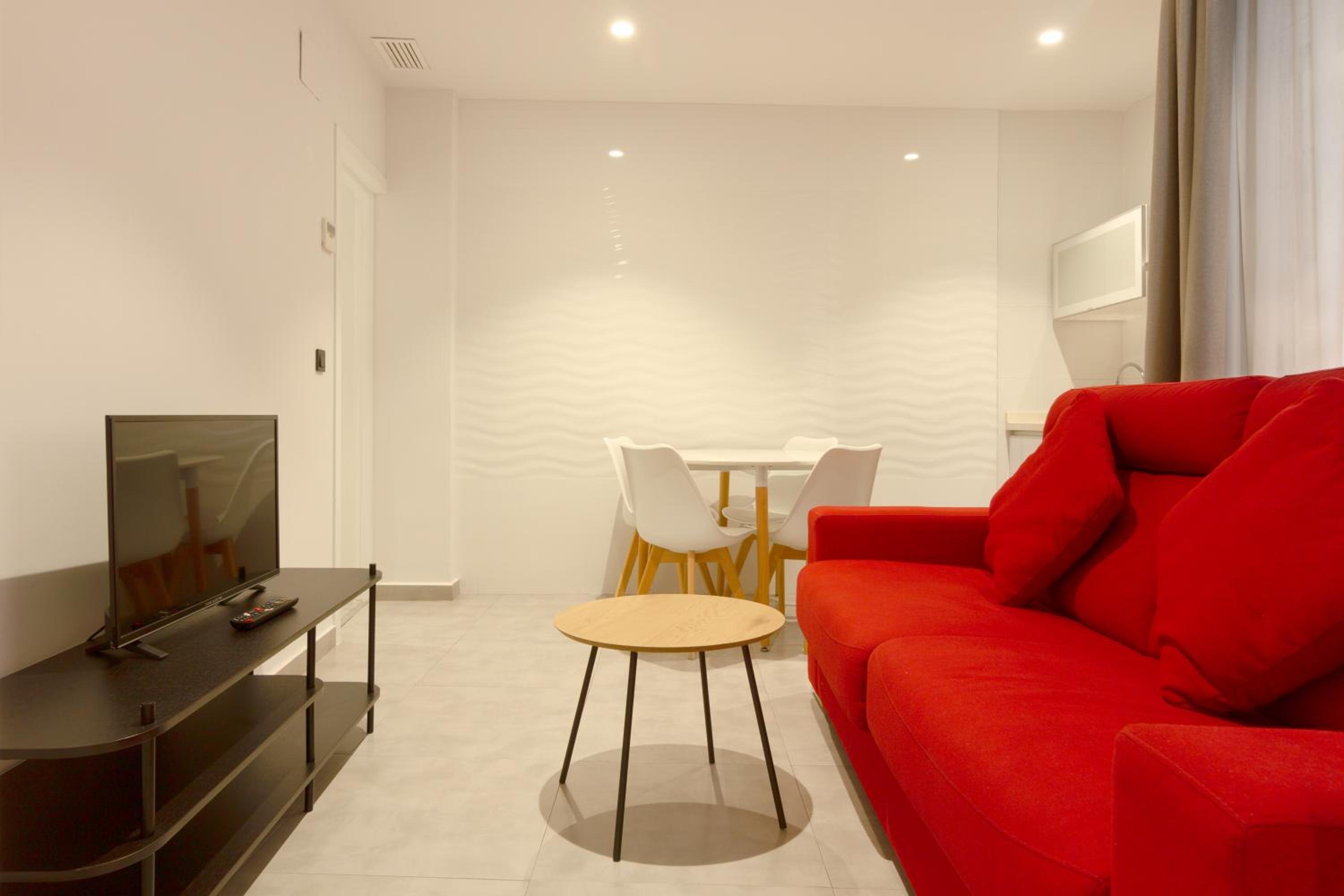 One-Bedroom Apartment (4 Adults) - Photo 5