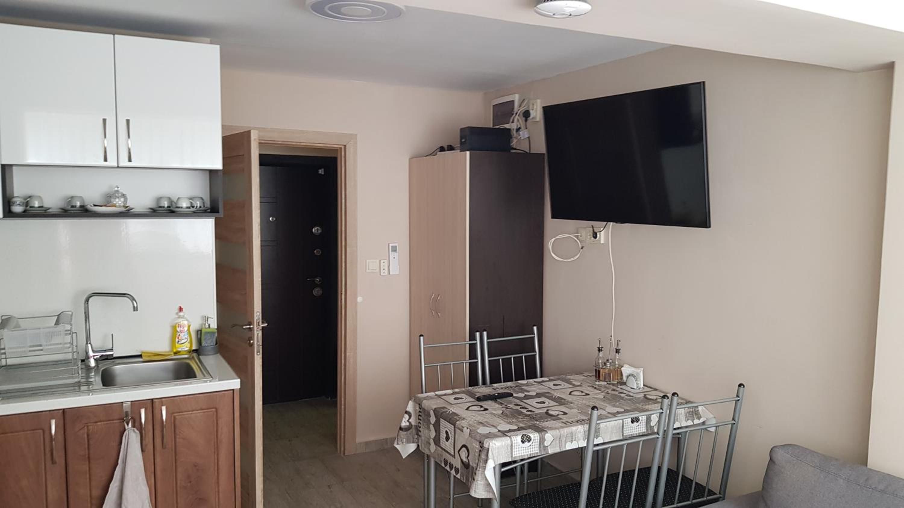 One-Bedroom Apartment - Photo 15