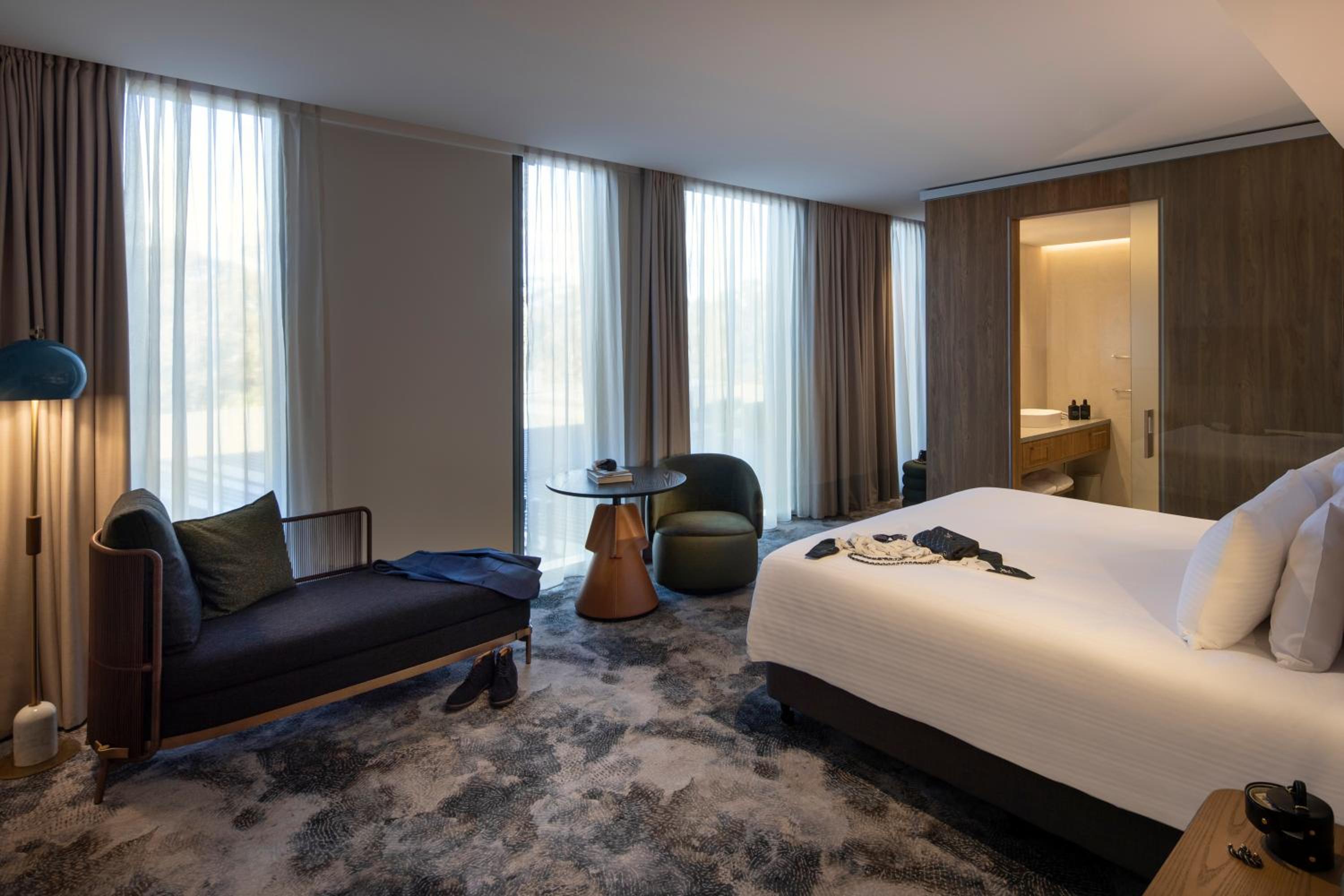 Deluxe King Room photo 2