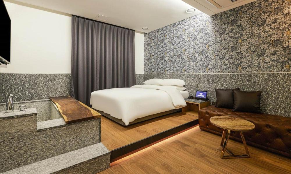 Superior Double Room - Photo 2