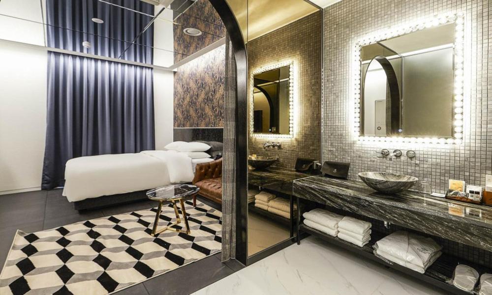 King Suite Room - Photo 3